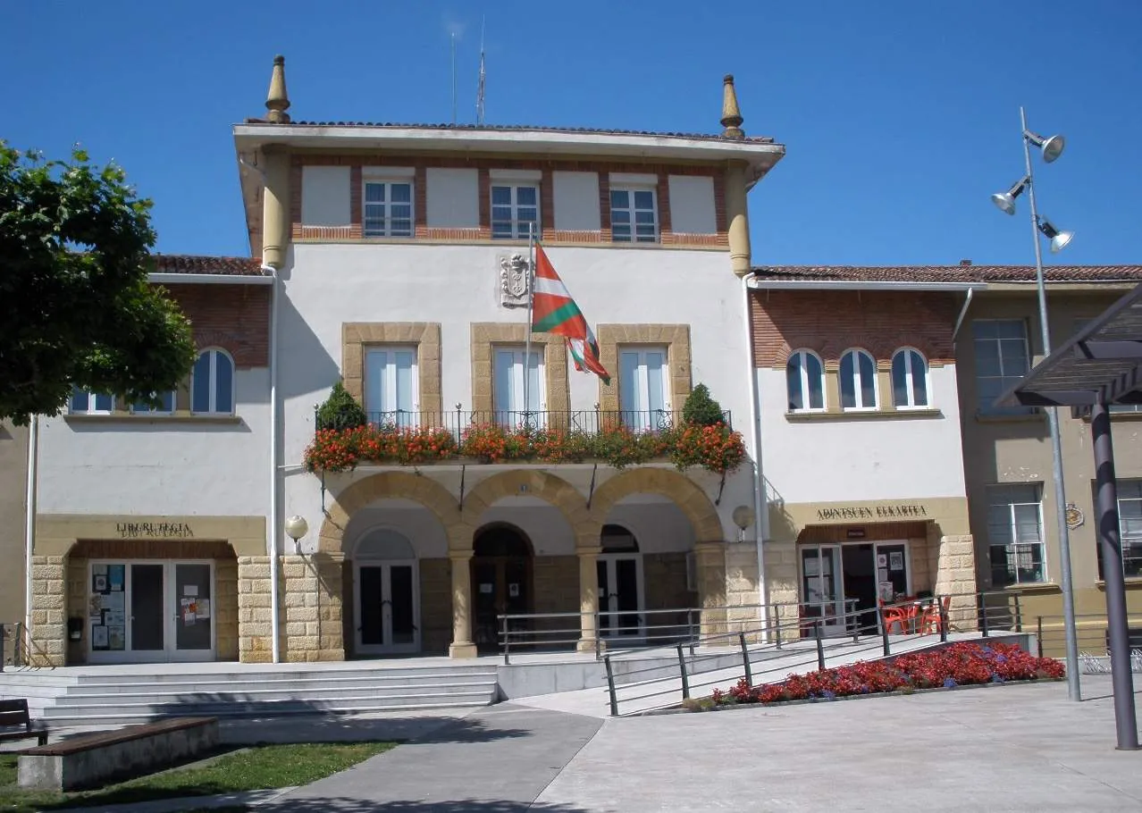 Photo showing: Ayuntamiento de Lezama (Bizkaia)