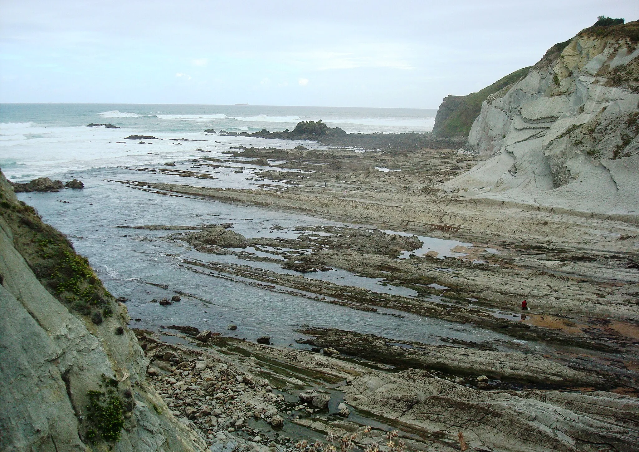 Photo showing: Rock reefs in Sopela, Basque Country.