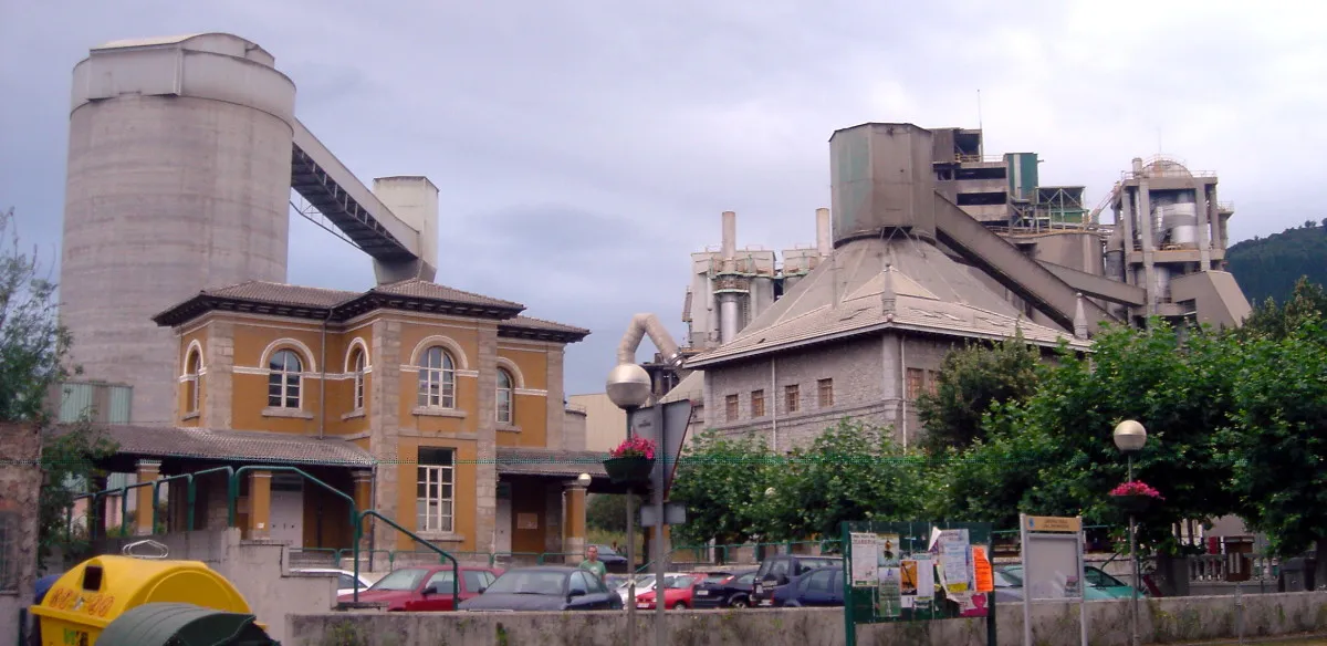 Photo showing: Town hall and library of Lemoa (Biscay, Basque Country, Spain)