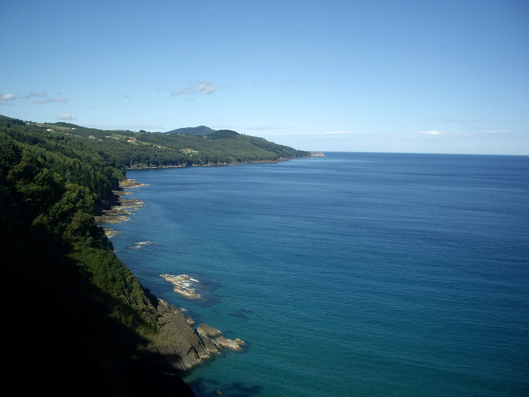 Photo showing: Zona costera del municipio de Berriatua, entre Ondarroa y Mendexa.