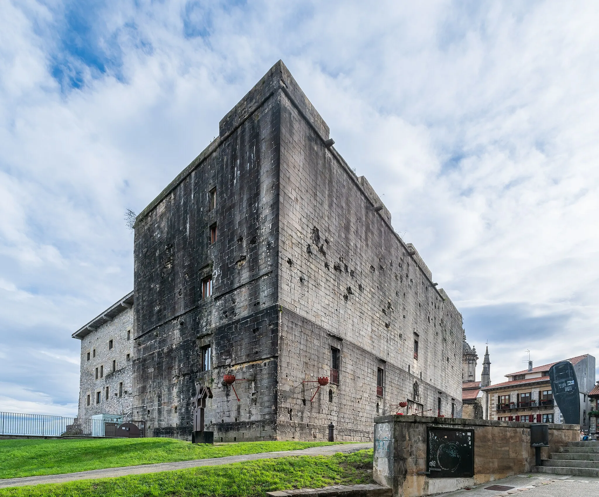 Photo showing: Castle of Carlos V in Hondarribia, Basque Country, Spain