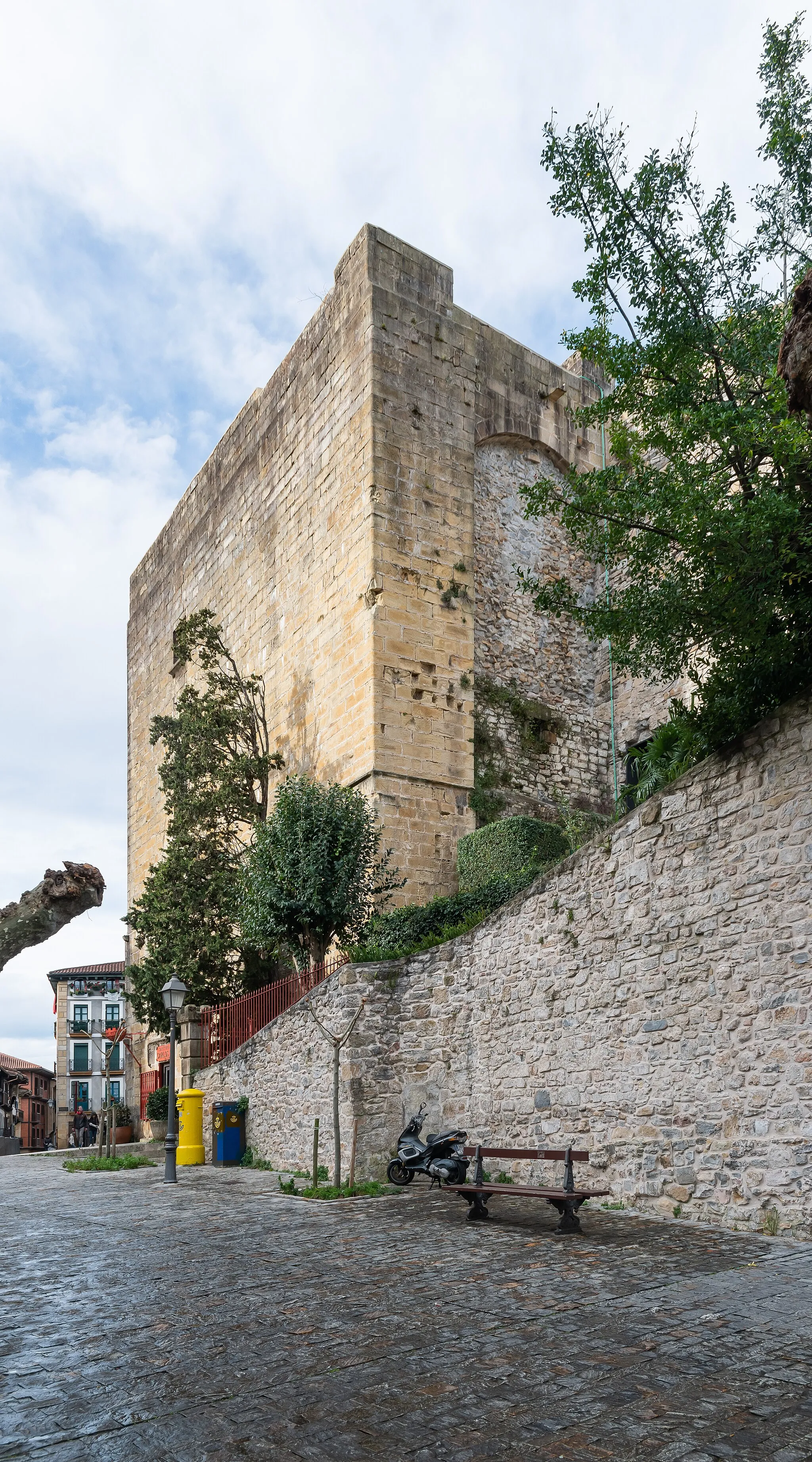 Photo showing: Castle of Carlos V in Hondarribia, Basque Country, Spain