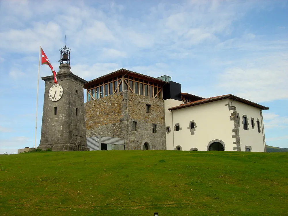 Photo showing: Madariaga tower (Busturia), biodiversity observatory of Urdaibai