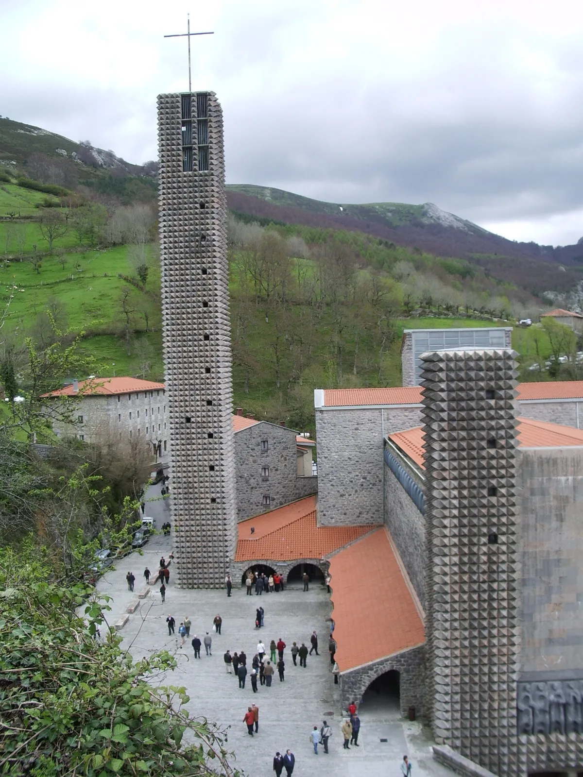 Photo showing: Irudia/Image: Arantzazu santutegia, Oñati, Gipuzkoa

Egilea/Author: Josu Goñi Etxabe