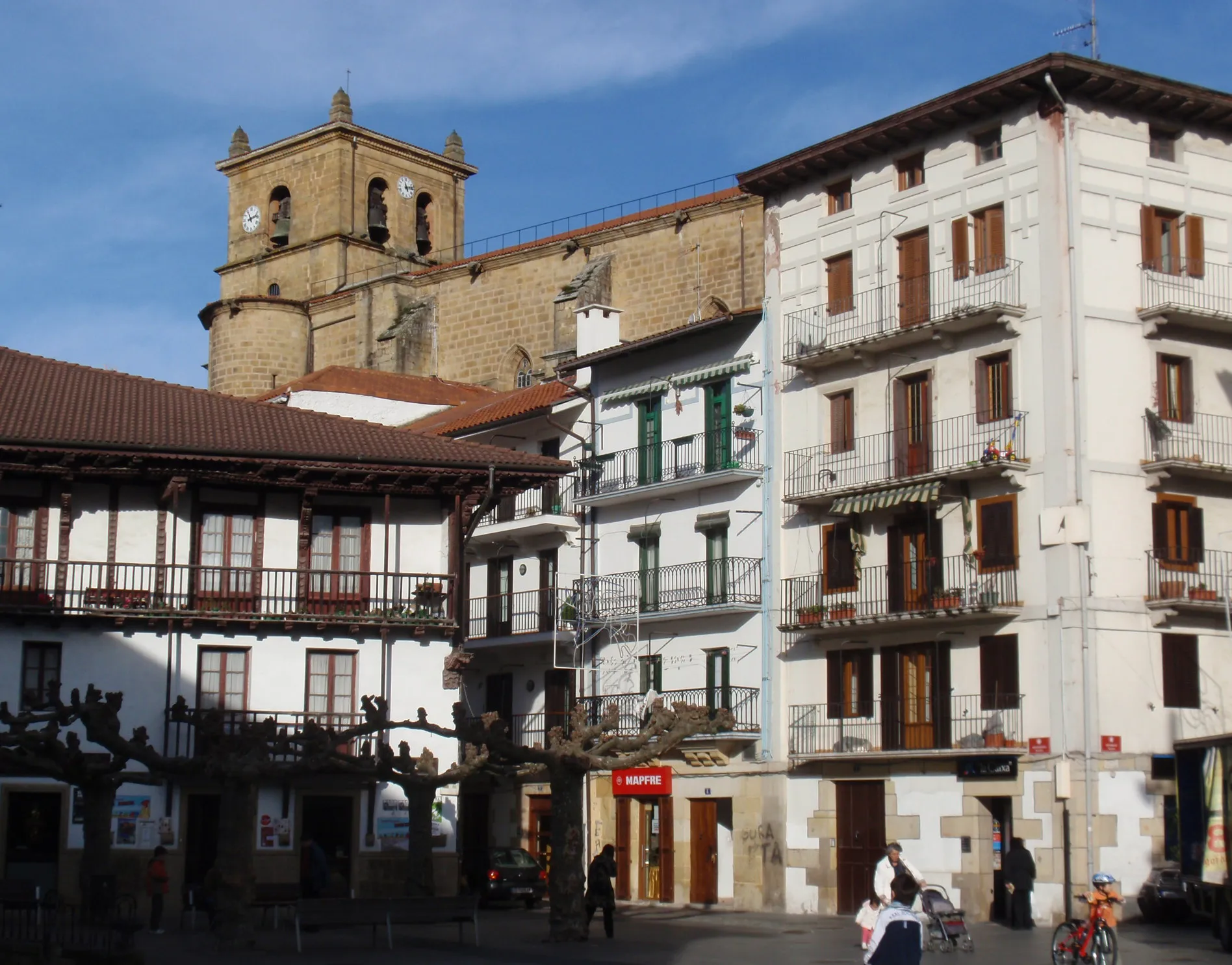 Photo showing: San Esteban church from square, Oiartzun (Guipuscoa, Basque Country)