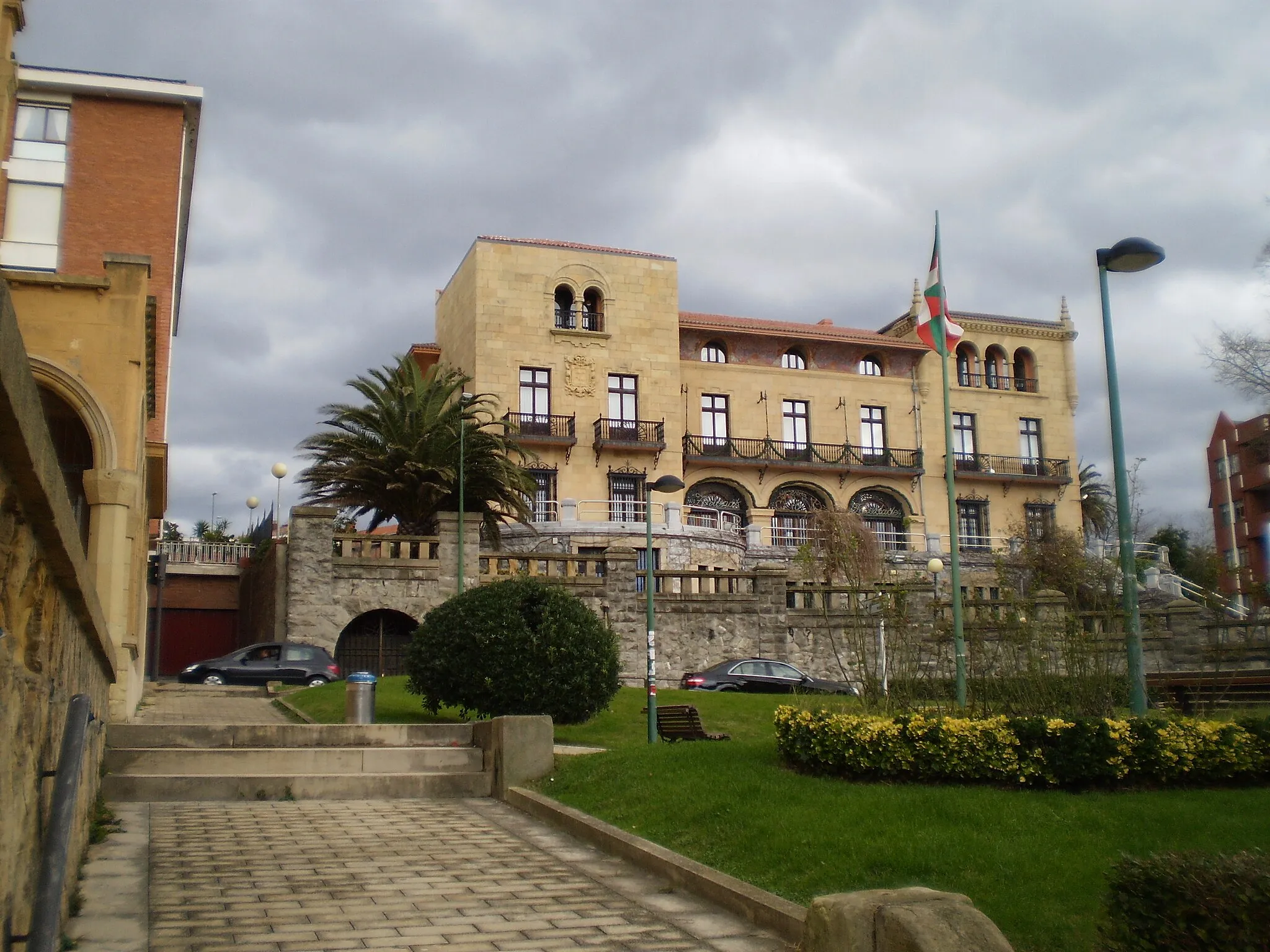 Photo showing: Getxo city council building