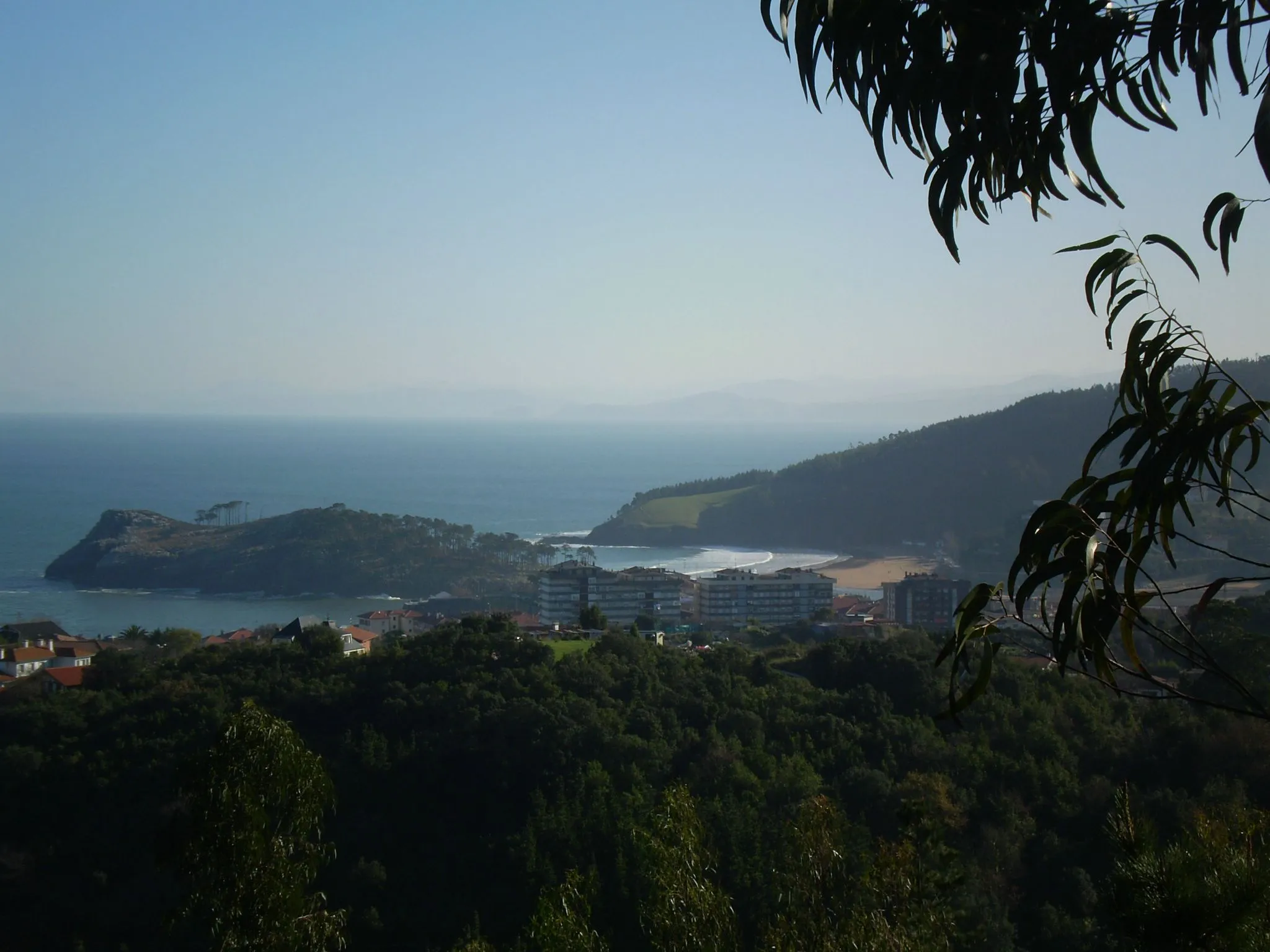 Photo showing: Vistas de Lekeitio desde Otoio