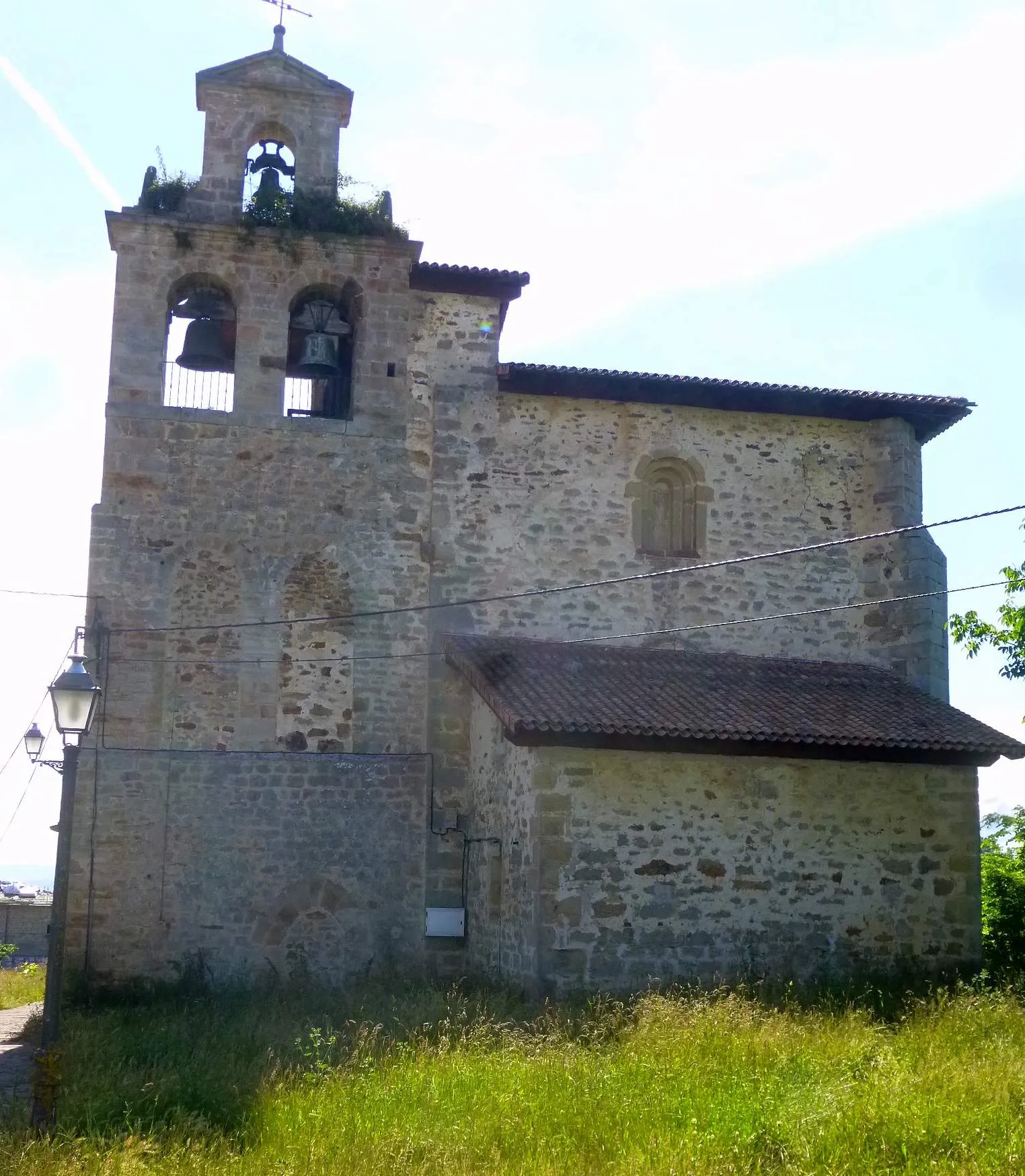 Photo showing: Iglesia de San Pedro (Zárate, Zuya, Álava)