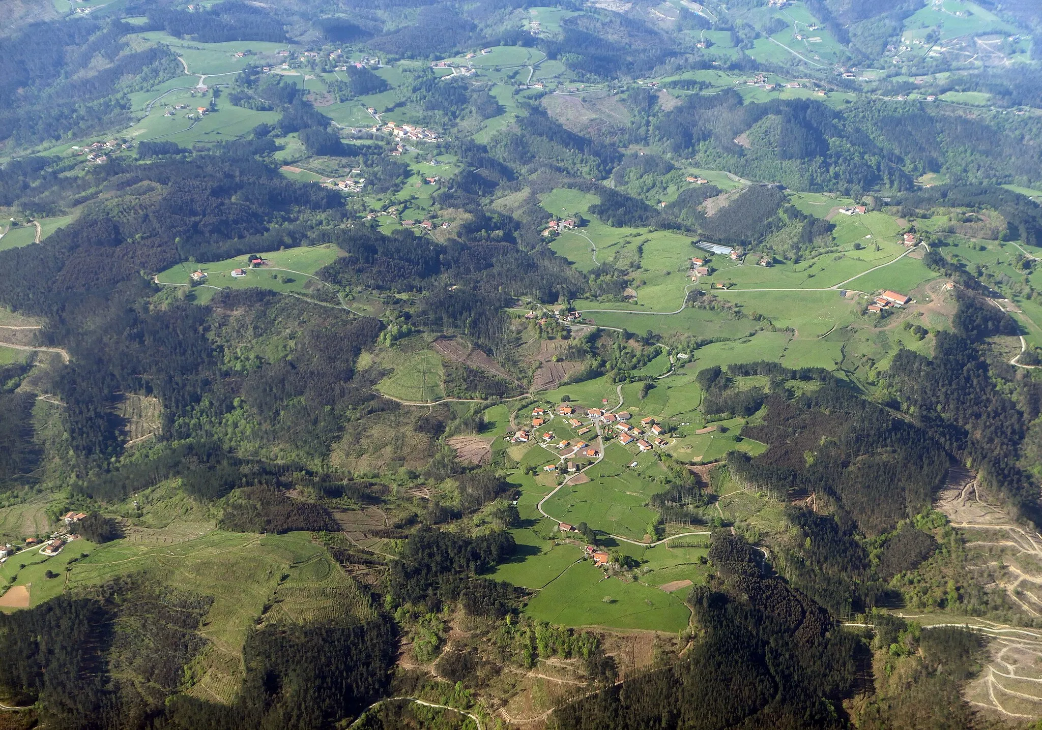 Photo showing: An aerial photo of Metxika, a small village in the Basque Country.