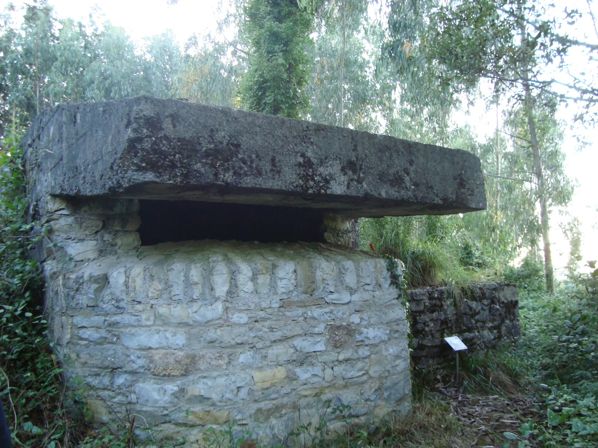Photo showing: Bilboko Burdin Hesiaren parte den bunkerra, Gaztelumendin (Larrabetzu)