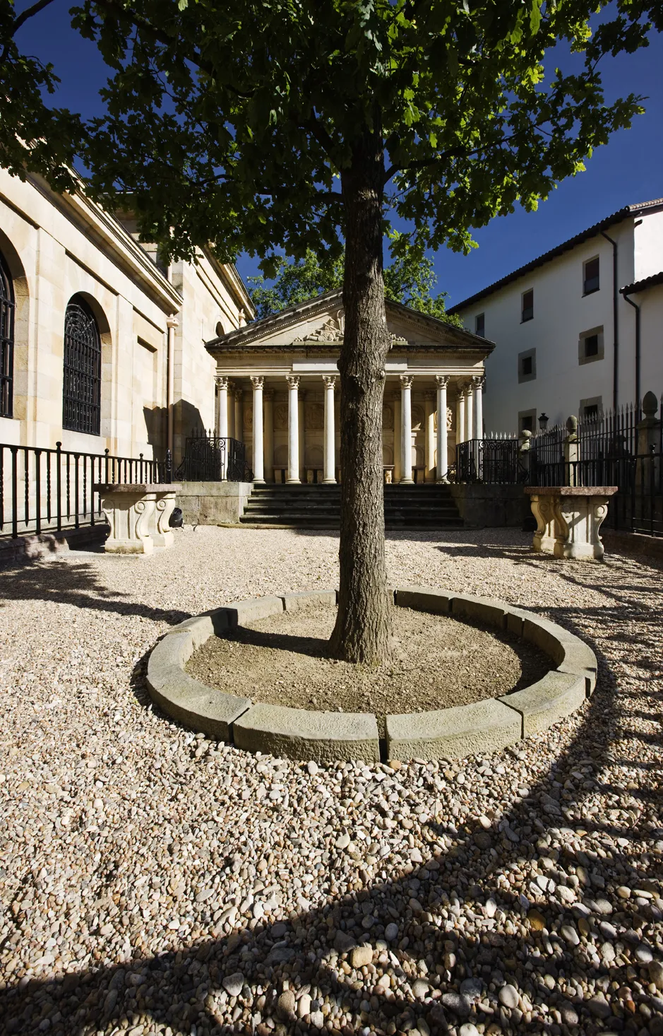 Photo showing: The tree of Guernica