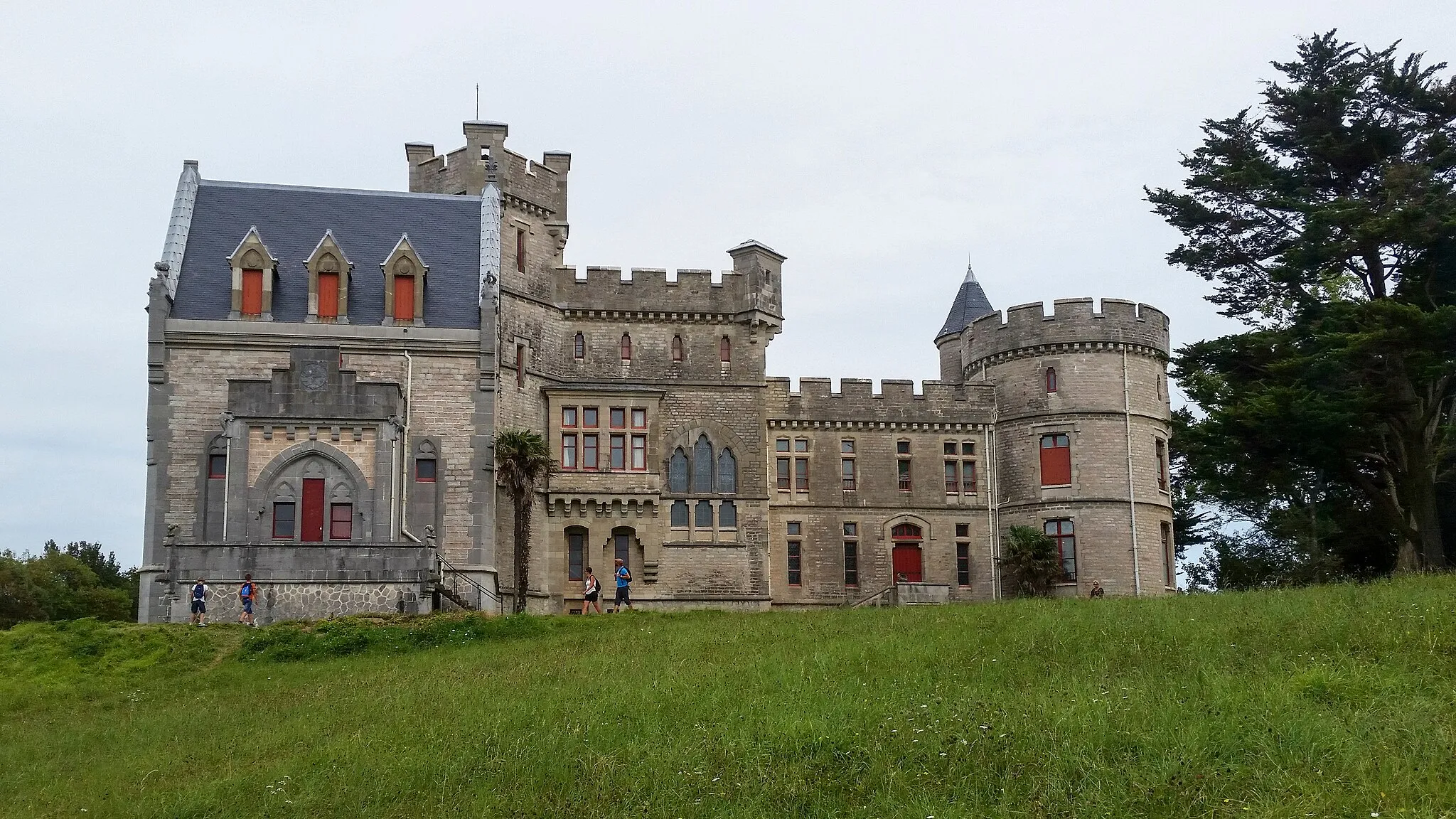 Photo showing: Abbadia castle (West side)