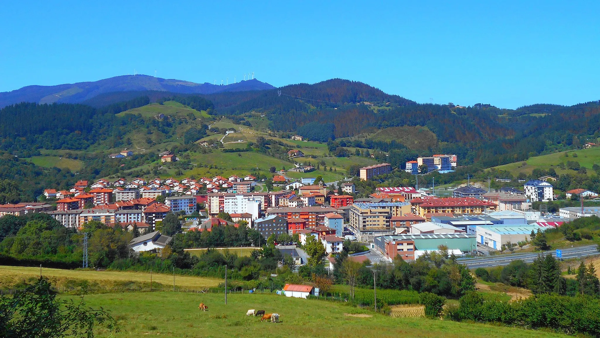 Photo showing: Main view of Zaldibar (September 2018)