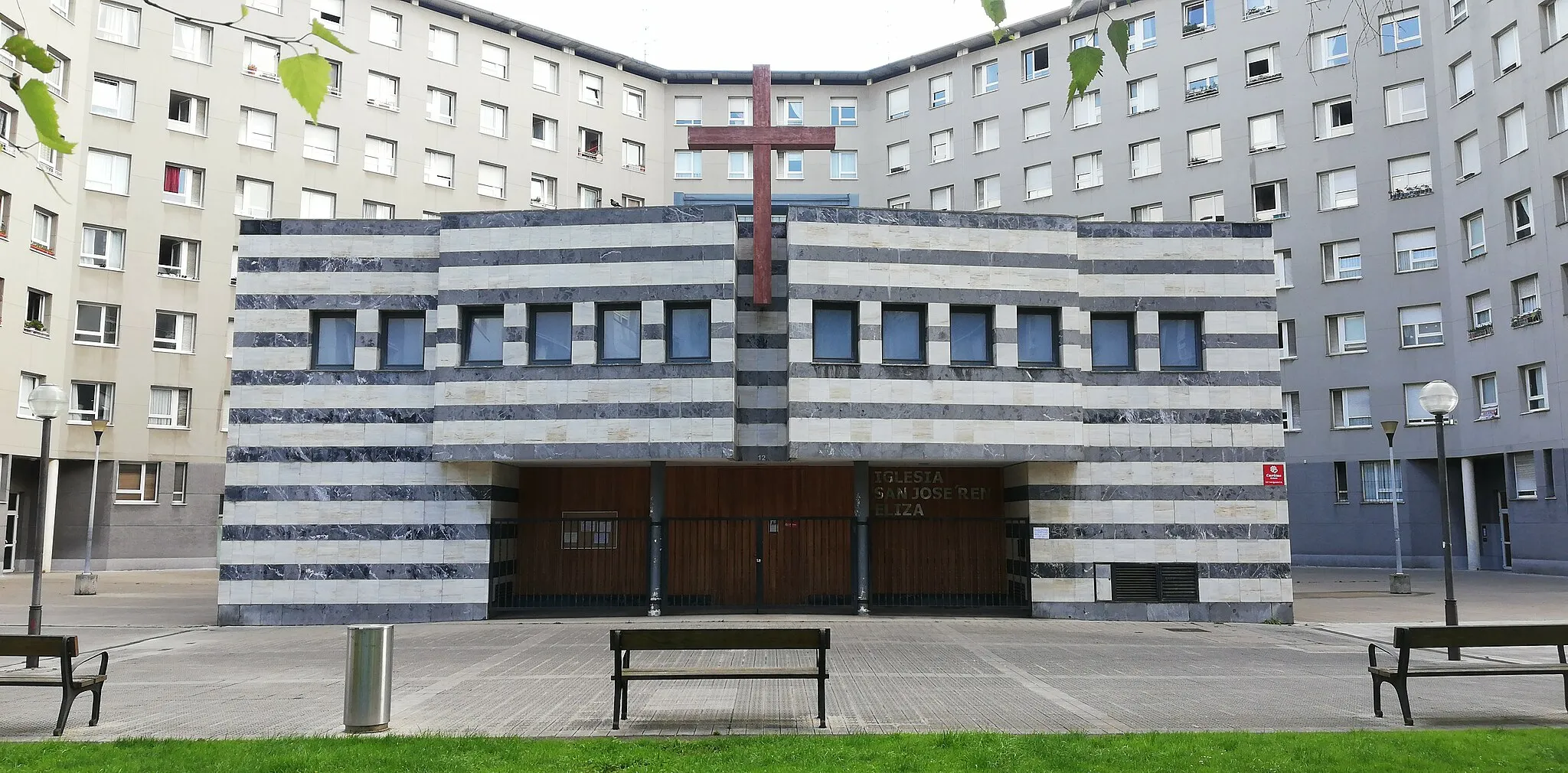 Photo showing: Iglesia de San José en la Plaza de Elorrieta (حي سكني في بلباو، إسبانيا)