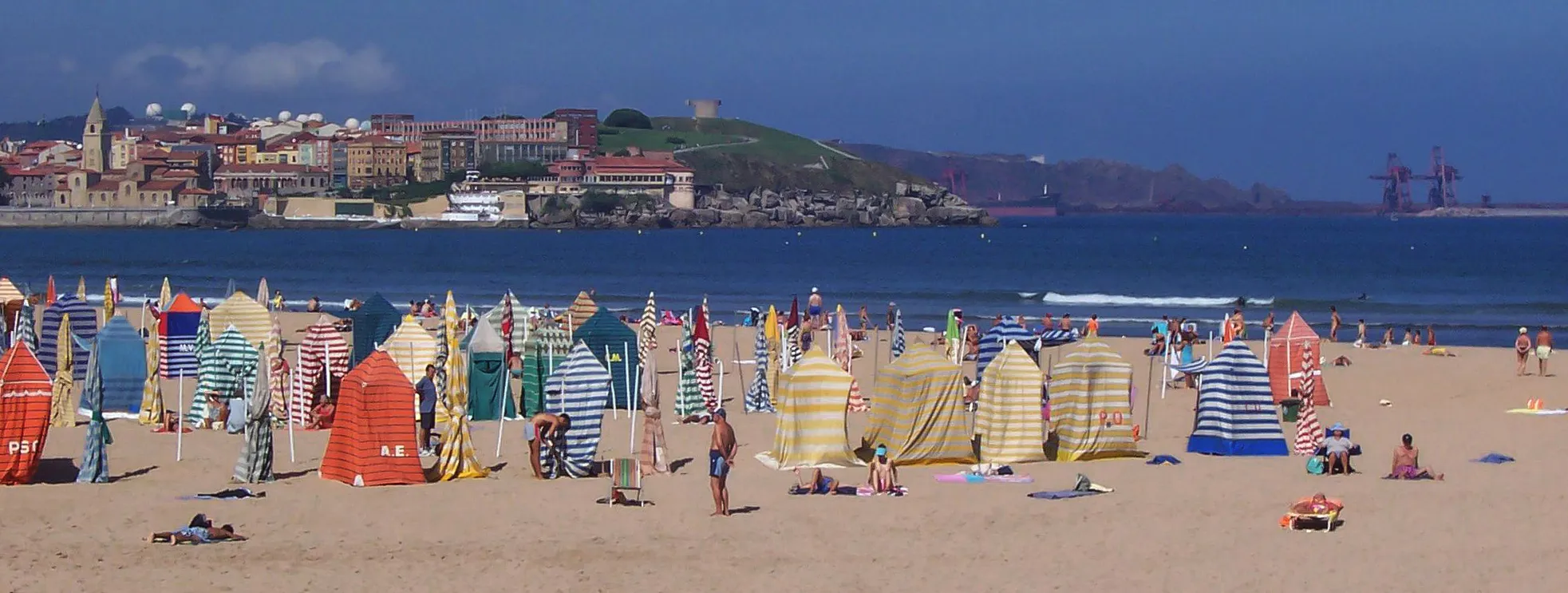 Photo showing: Saint Lawrence Beach. Gijón. Asturias. Spain.