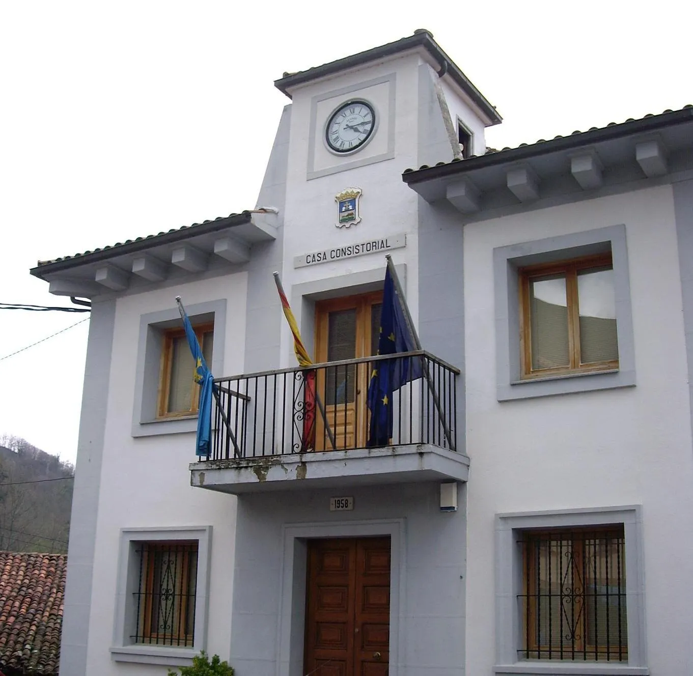 Photo showing: Ayuntamiento de Yernes y Tameza en Villabre (Asturias).