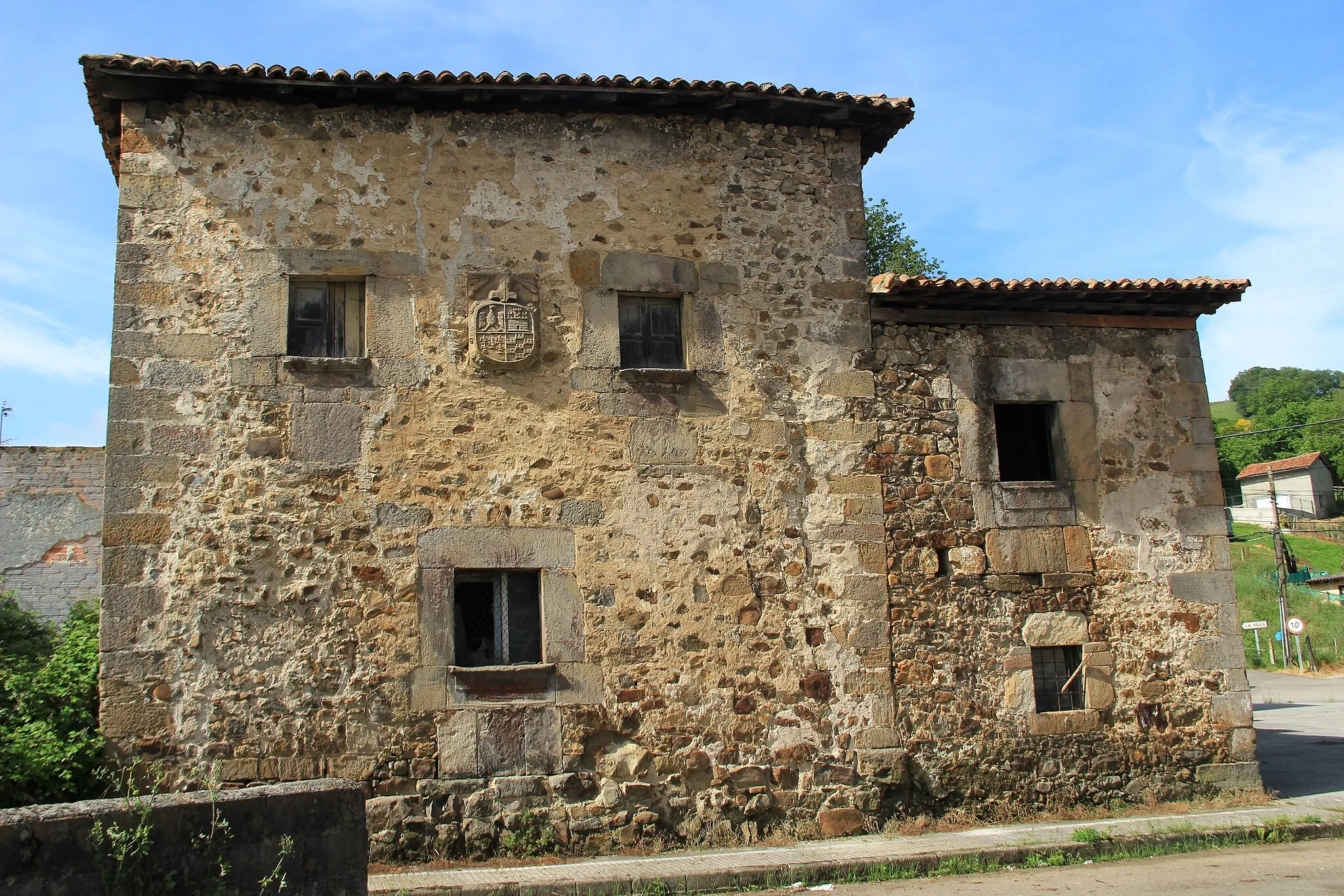Photo showing: Tower of San Julian. (San Julian. Bimenes). Main front (north).