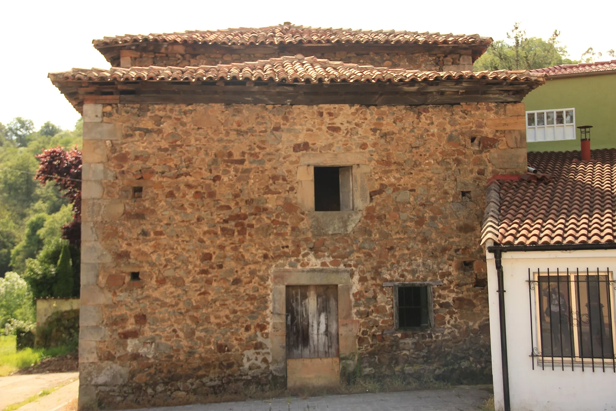 Photo showing: Tower of San Julian. (San Julian. Bimenes). West façade.