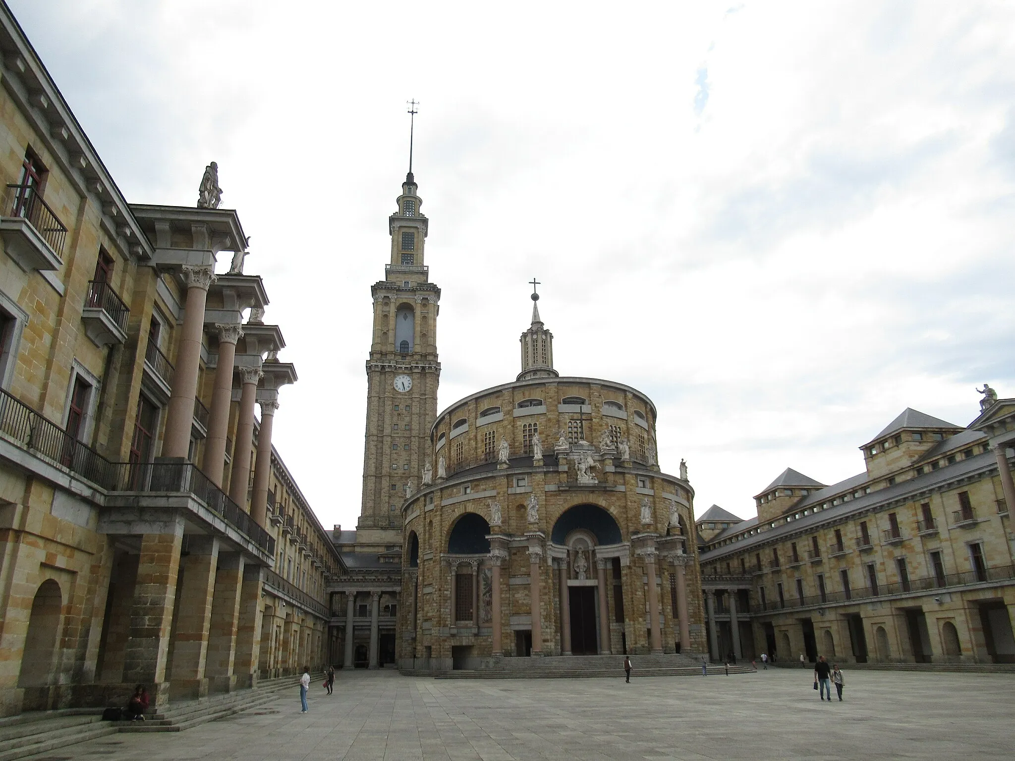 Photo showing: Universidad Laboral de Gijón
