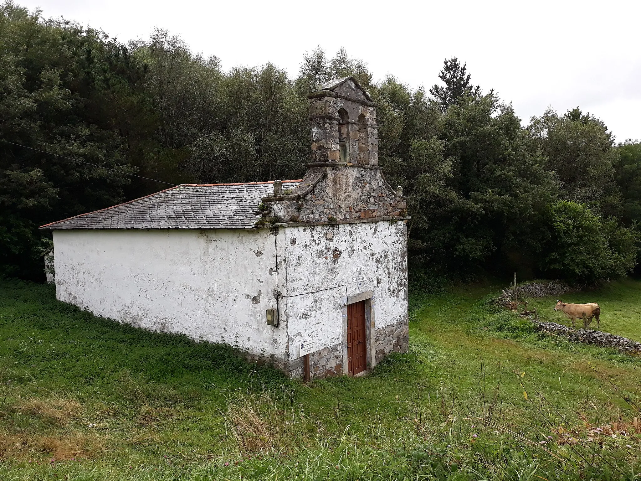 Photo showing: Church of Saint Roch on the Primitive Way of Saint James in Porciles, Tineo, Asturias, Spain.