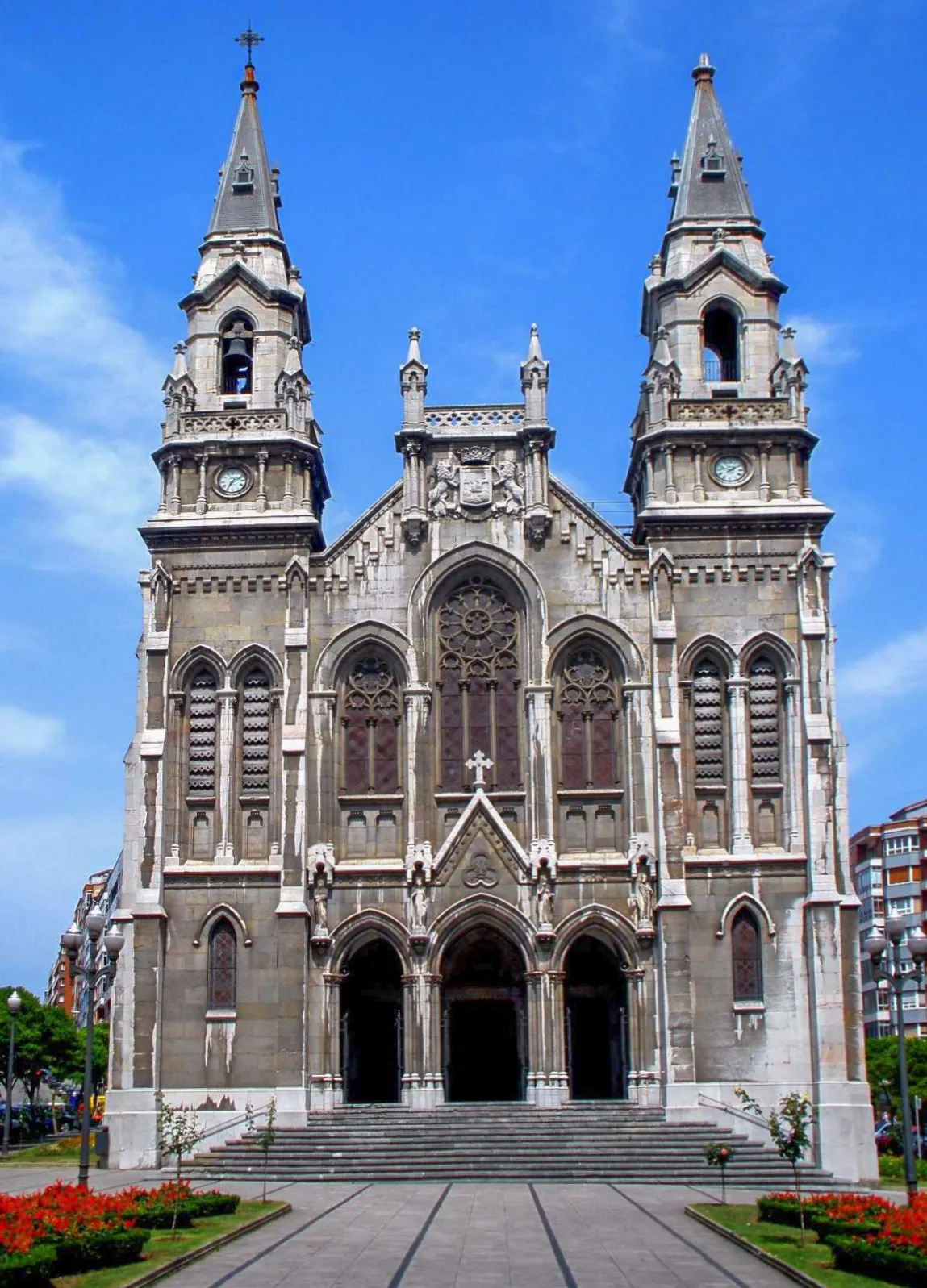 Photo showing: Iglesia de Santo Tomás de Canterbury (iglesia nueva de Sabugo), en Avilés