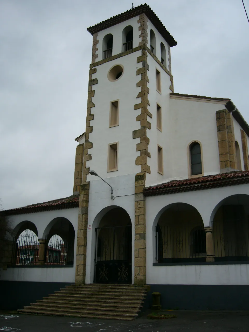 Photo showing: Church of San Vicente of Trasona (1947) (Asturias - Spain)