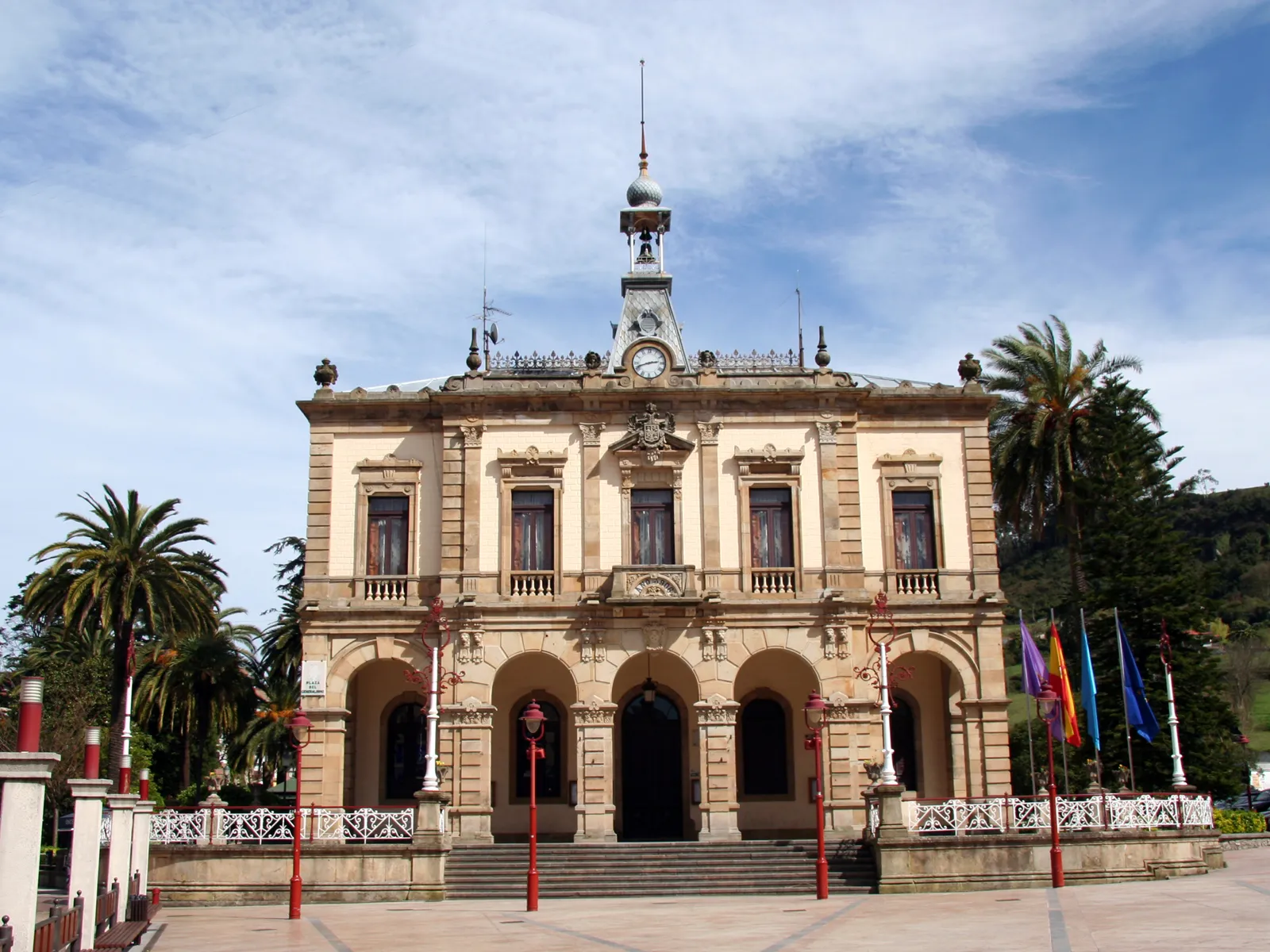 Photo showing: Villaviciosa city hall