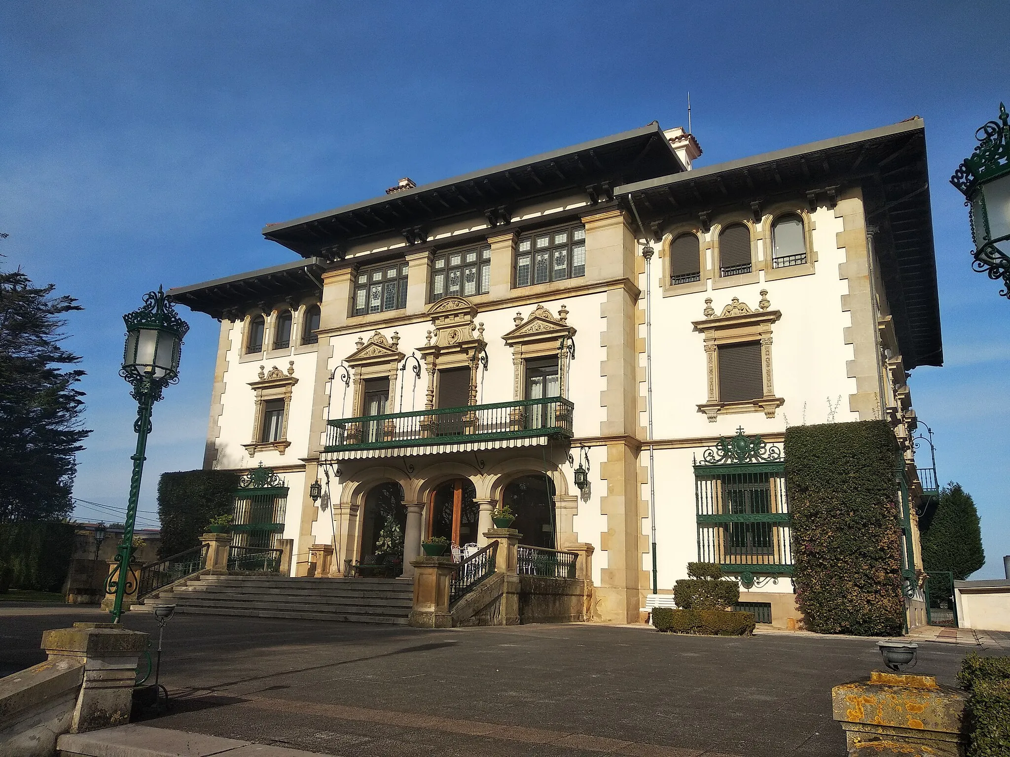 Photo showing: building included in the urban catalog of the municipality of Gijón