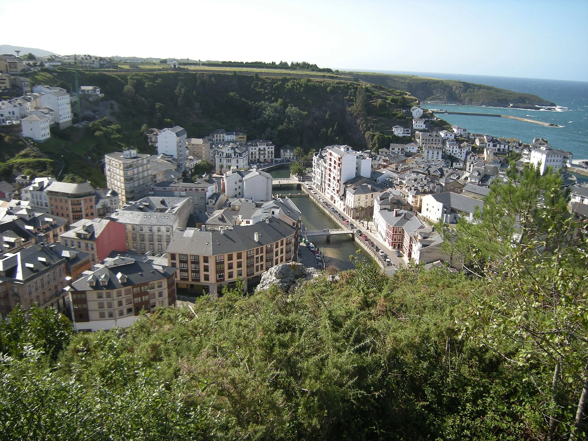 Photo showing: Luarca