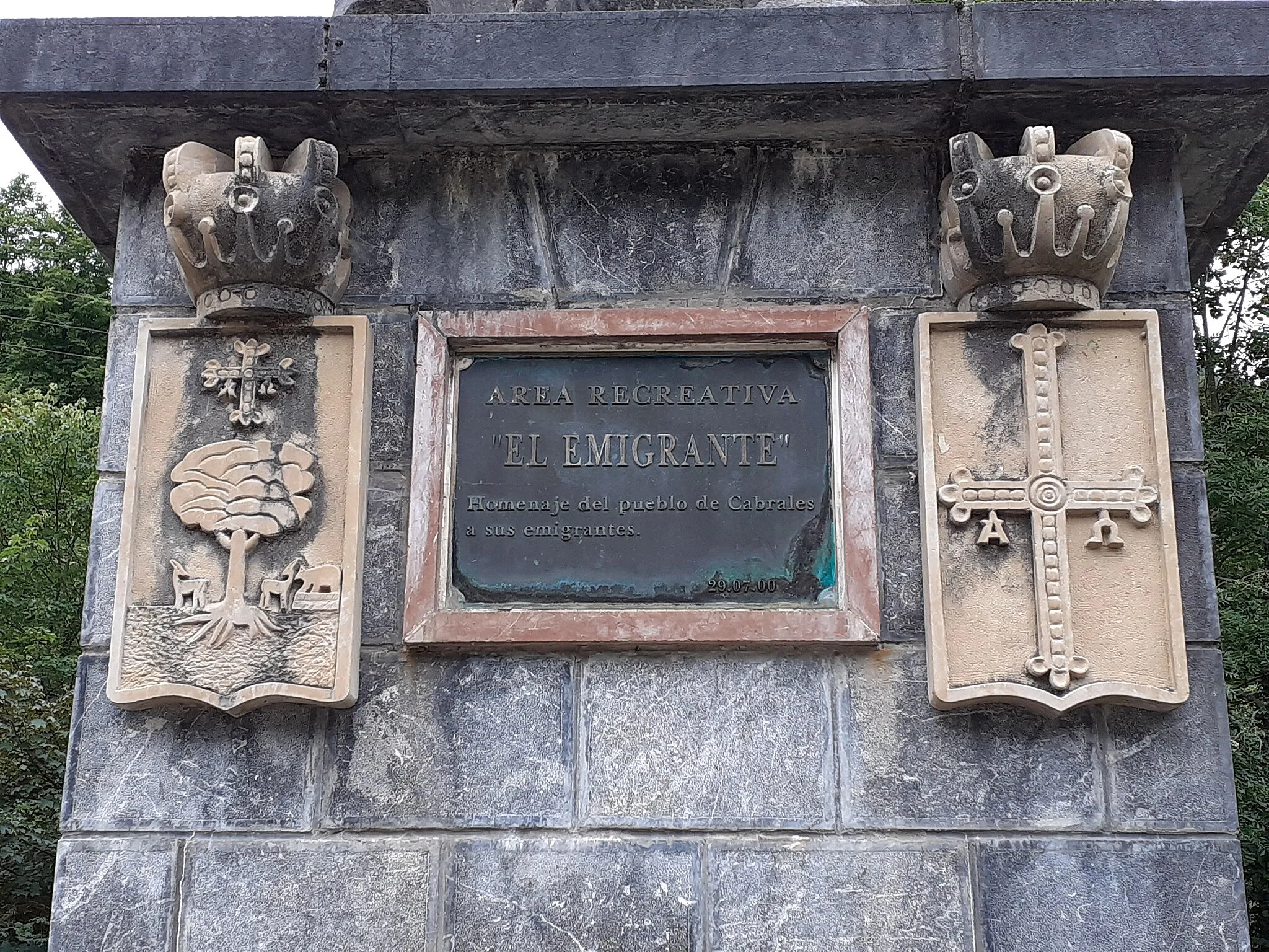 Photo showing: Monumento a los emigrantes en Las Arenas (Cabrales)