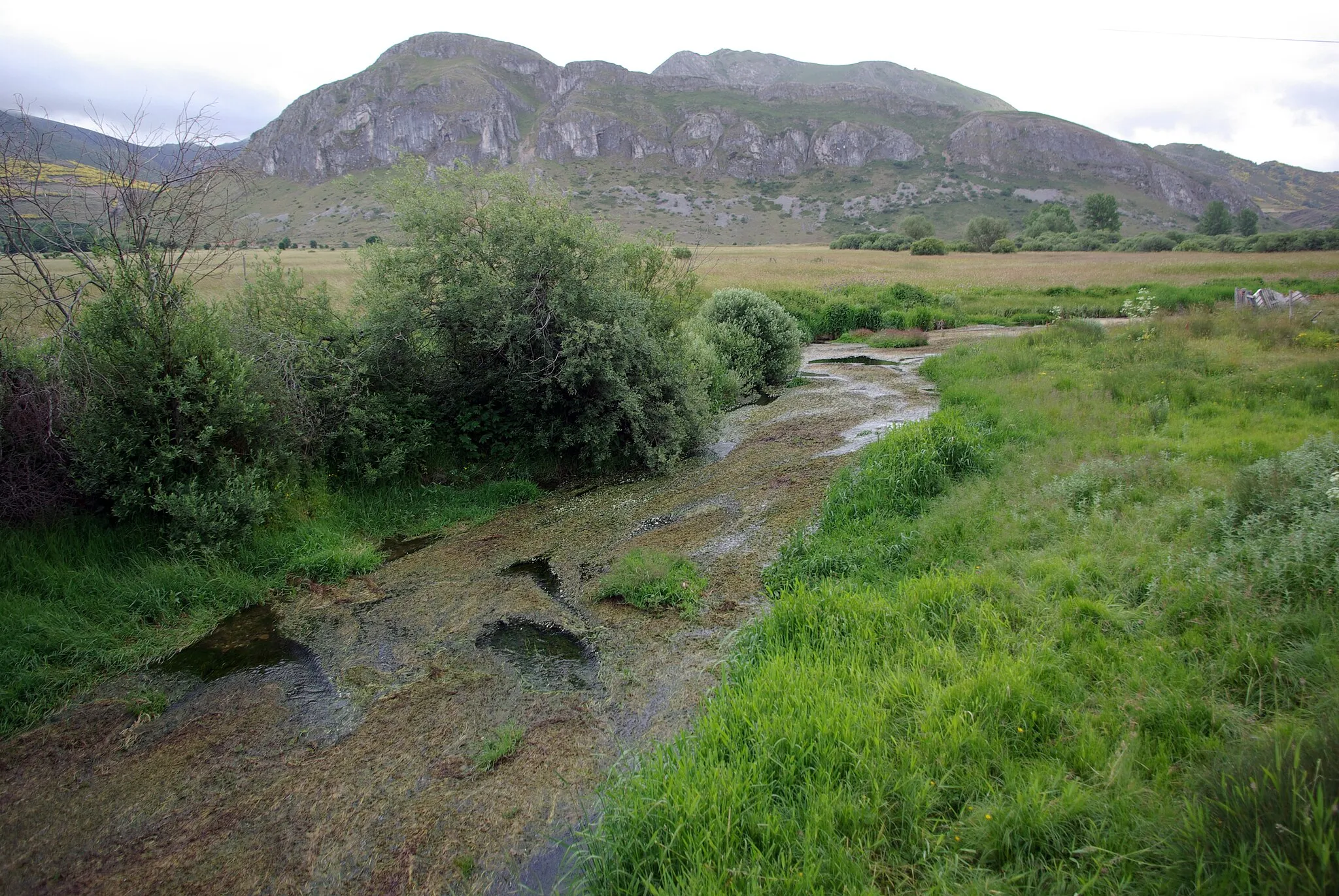 Photo showing: River Luna at Cabrillanes (León, Spain).