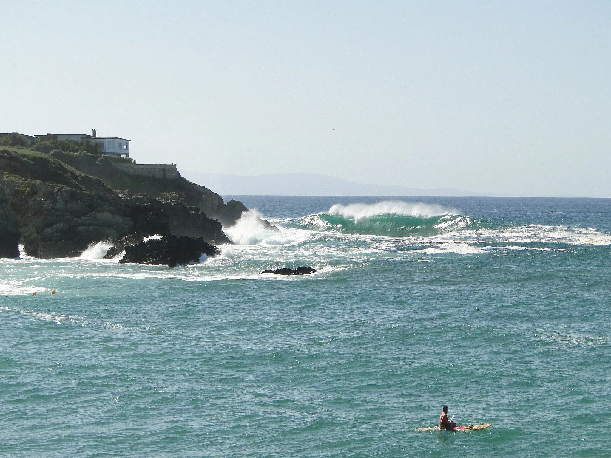 Photo showing: La Reburdia azotada por las olas