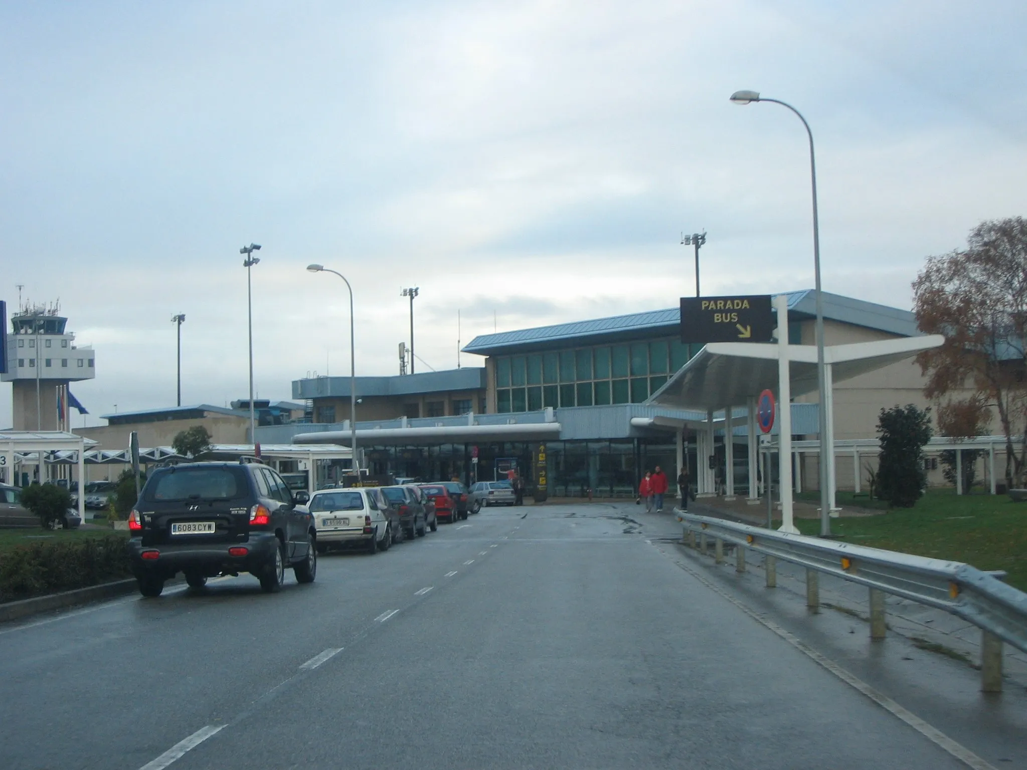 Photo showing: Description: Aeropuerto de Asturias; Airport of Asturies.
Date: 16 de diciembre de 2005; december 16th, 2005

Author: Usuario Rodrigouf; User Rodrigouf