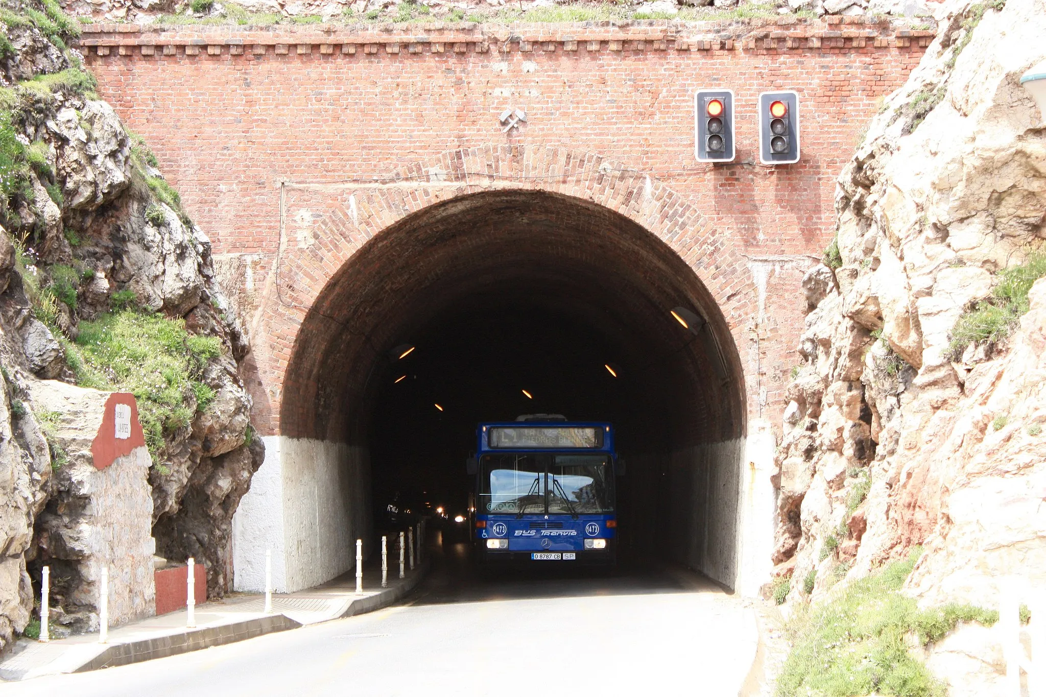 Photo showing: Boca oriental del túnel de Arnao
