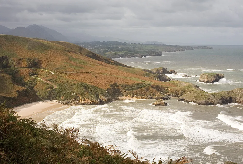 Photo showing: Niembro, Playa de Torimbia