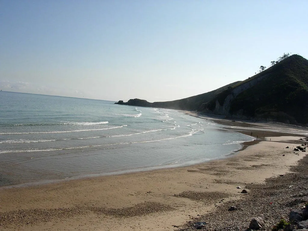 Photo showing: Playa de San Antolín, en Naves  (Llanes)