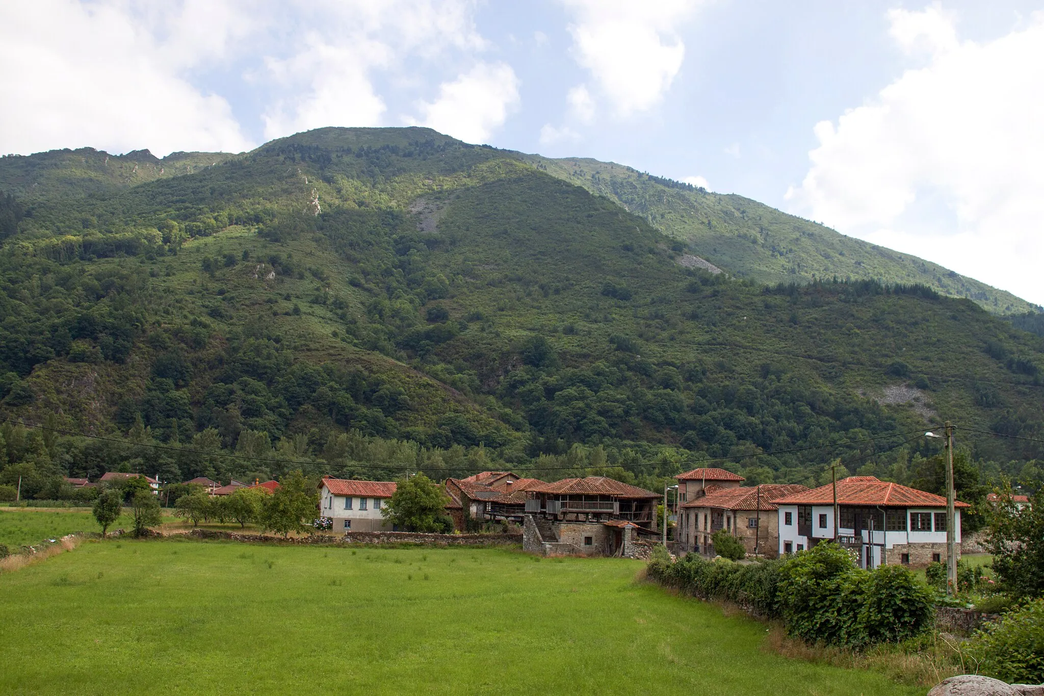 Photo showing: Soto de los Infantes (Salas, Asturias)
