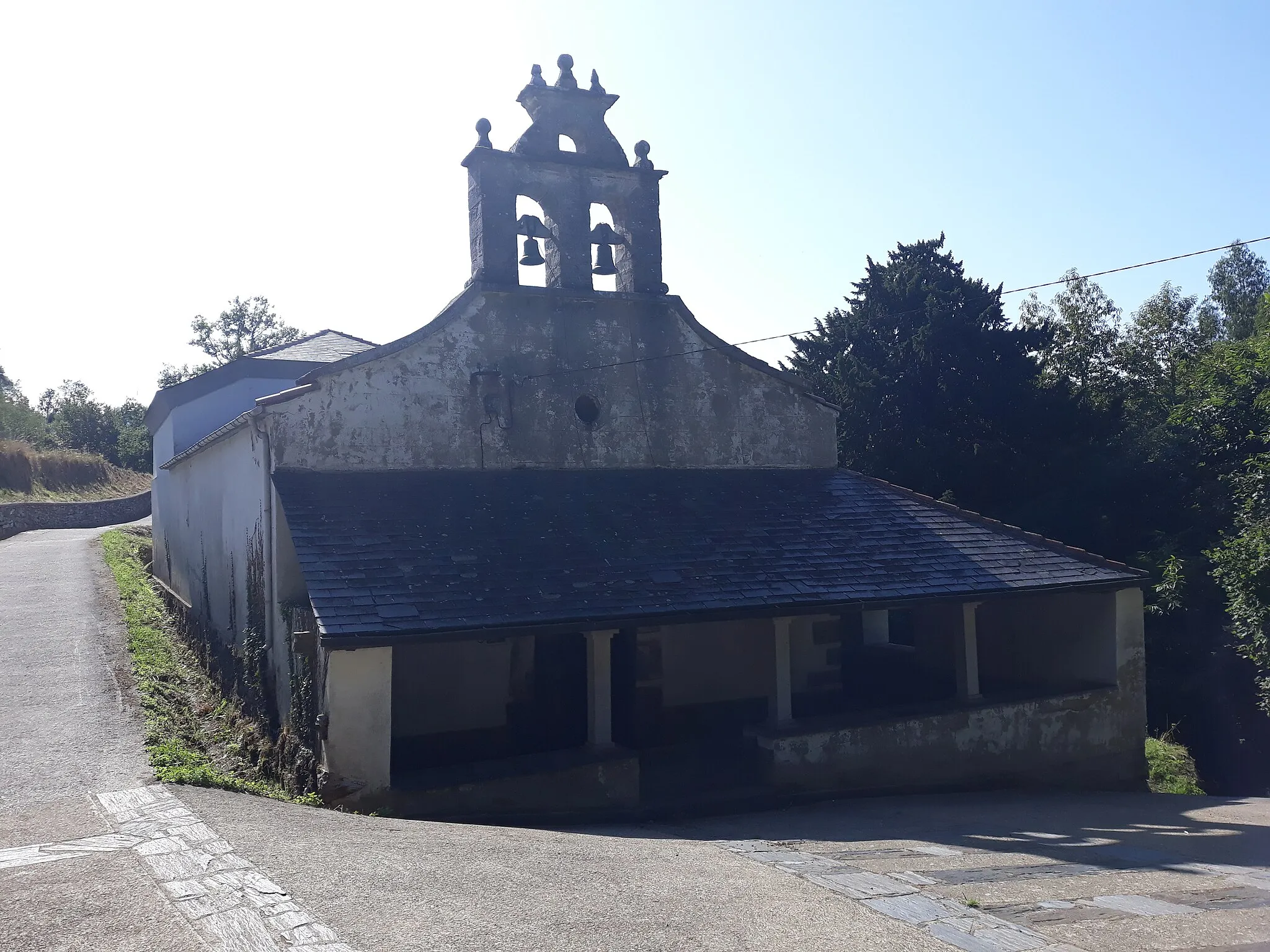 Photo showing: Church of Saint Mary, Lago, on the Primitive Way of Saint James. Allande, Asturias.