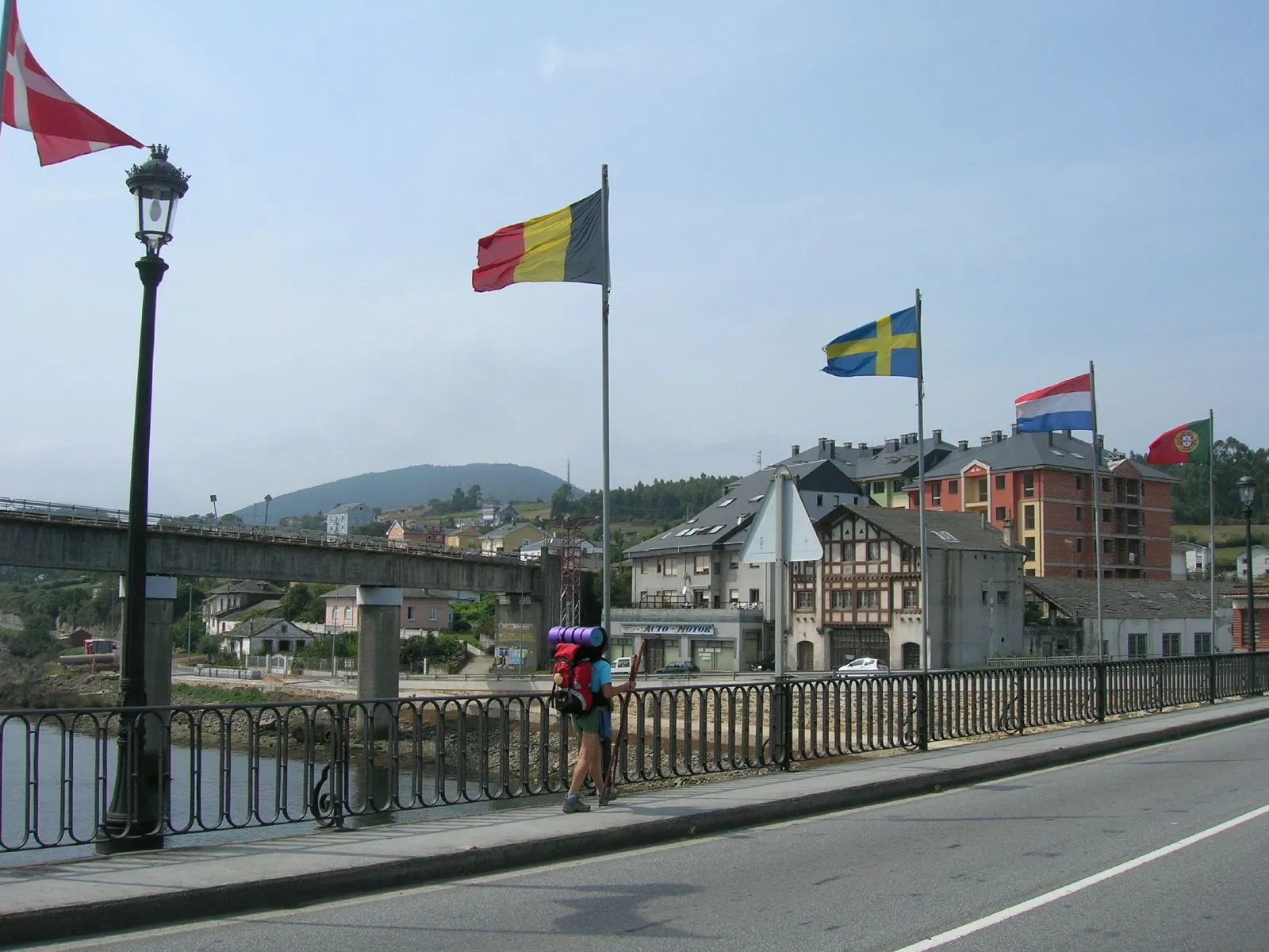 Photo showing: Puente sobre la Ría de Navia.
Vuela hasta esta localización

(Necesitas Google Earth)