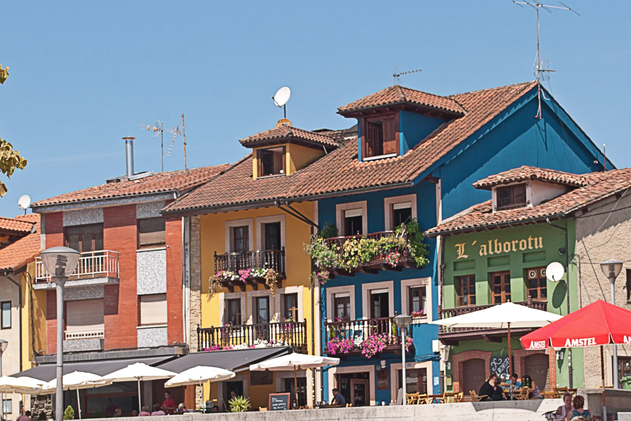 Photo showing: Vista del centro de la Pola de Siero, Asturias. España
