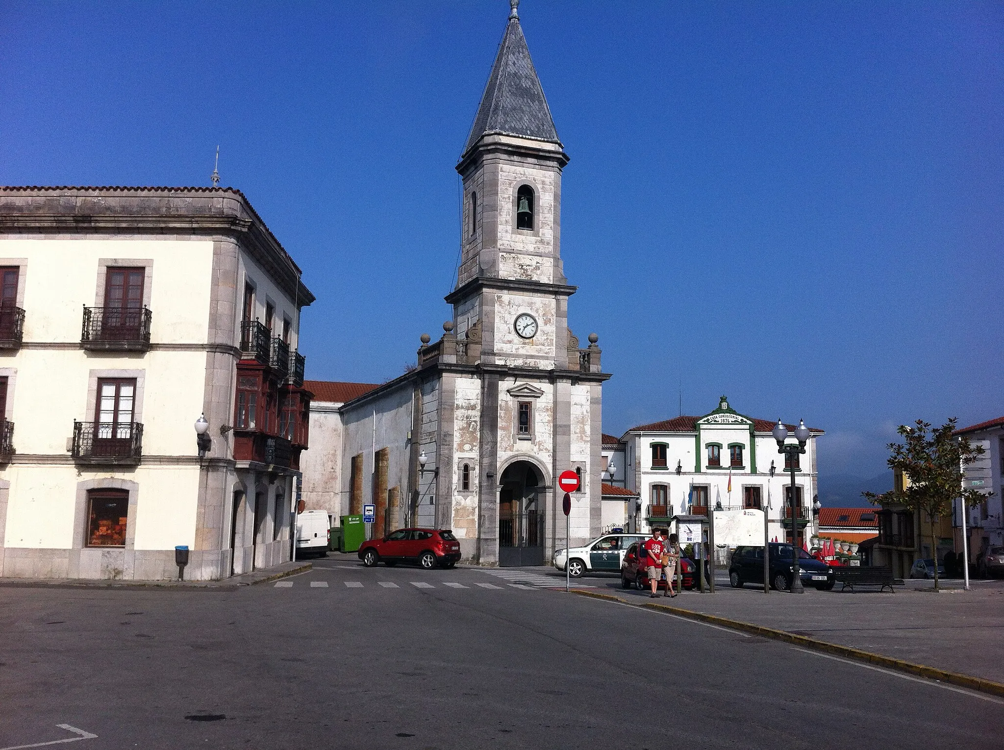 Photo showing: Plaza del Marqués de Muros (Muros de Nalón, Asturias).