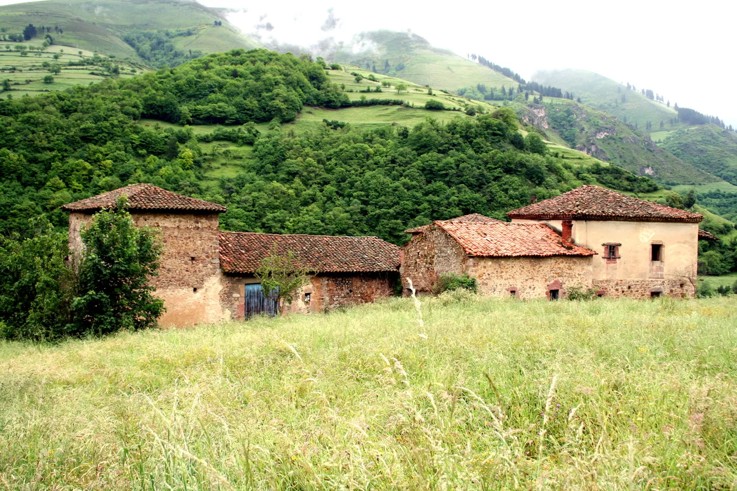 Photo showing: Palacio en Tuña