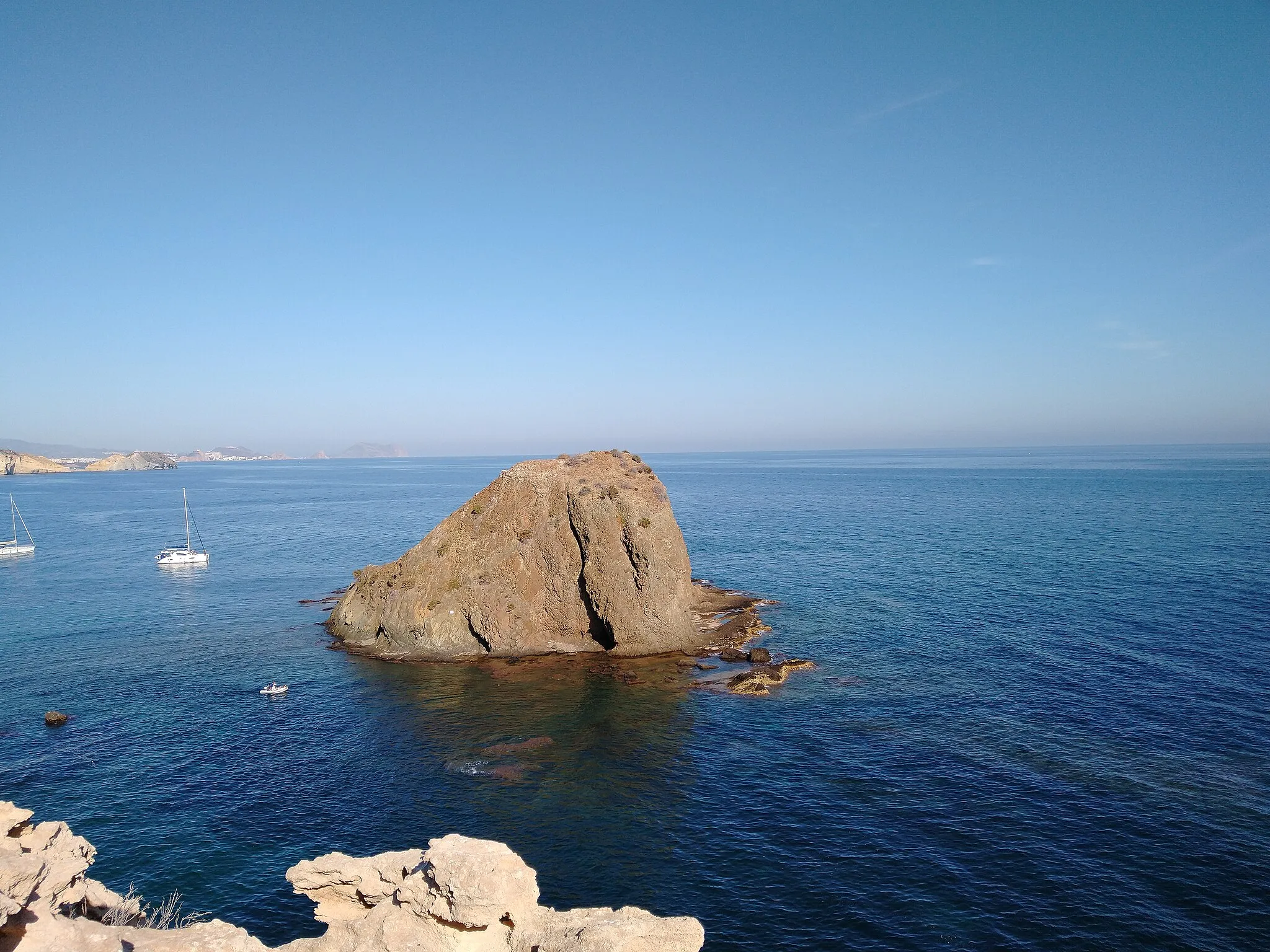 Photo showing: Isla Negra, islote en San Juan de los Terreros, Pulpí.