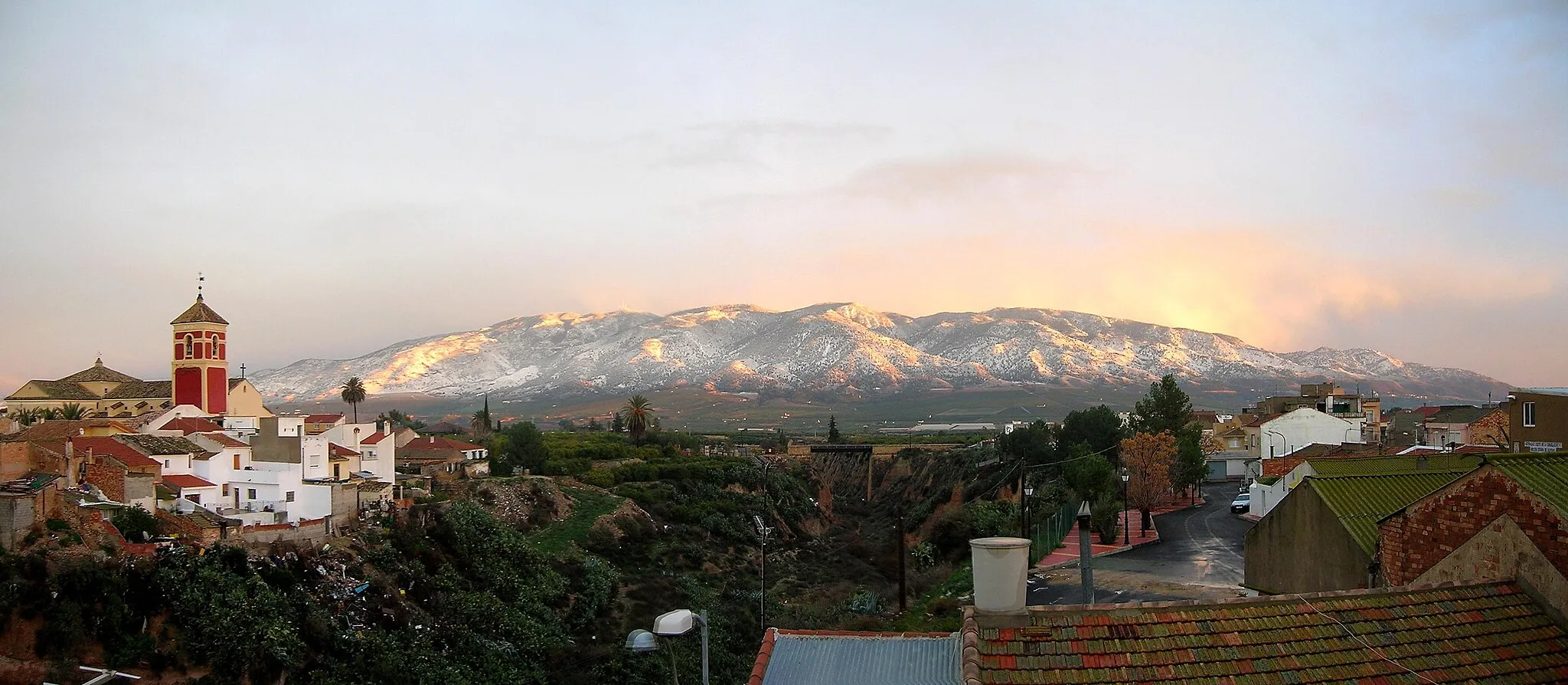 Photo showing: vista de la sierra de Carrascoy nevada desde Librilla