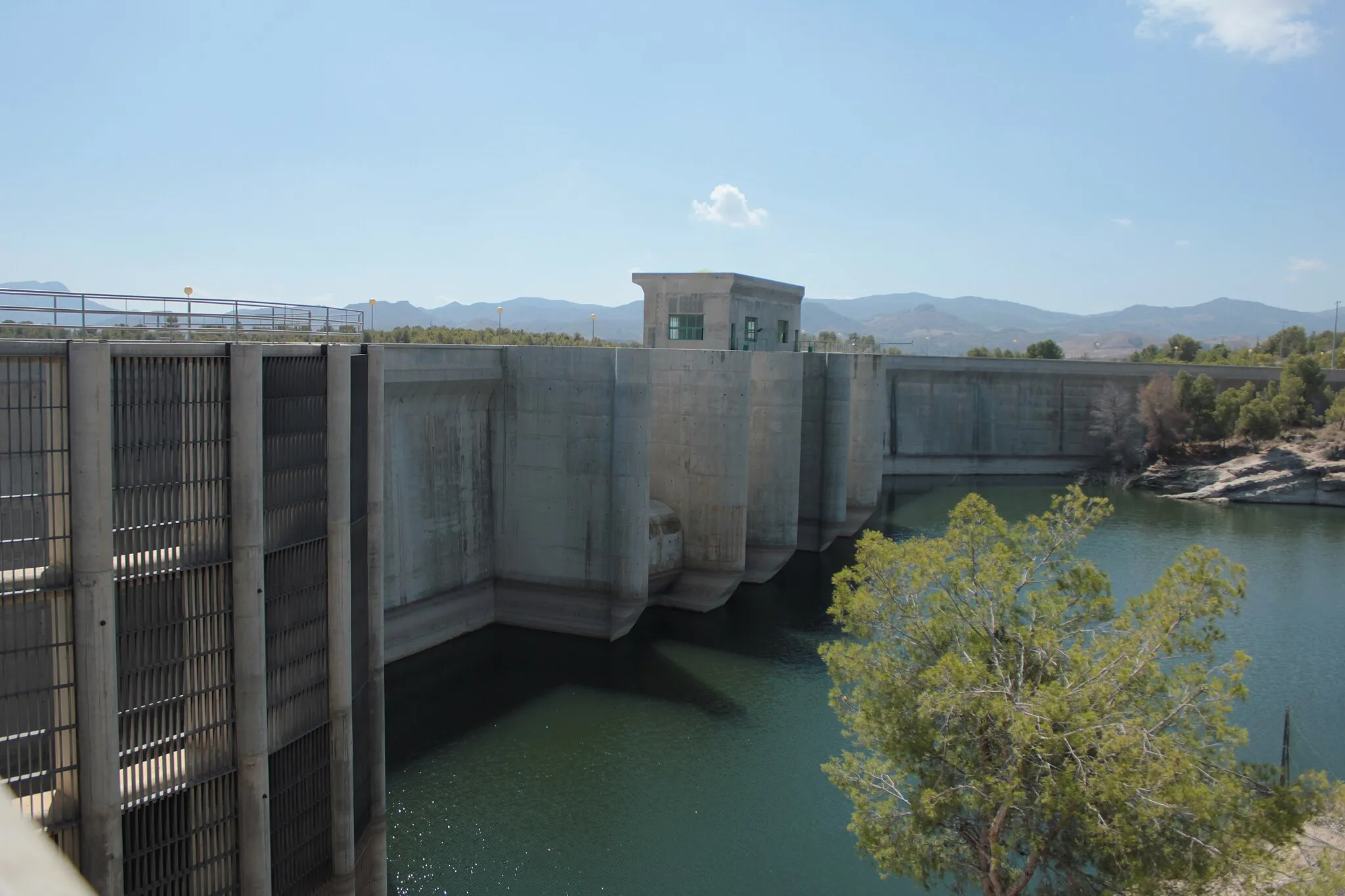 Photo showing: Vista de la Presa de Puentes IV