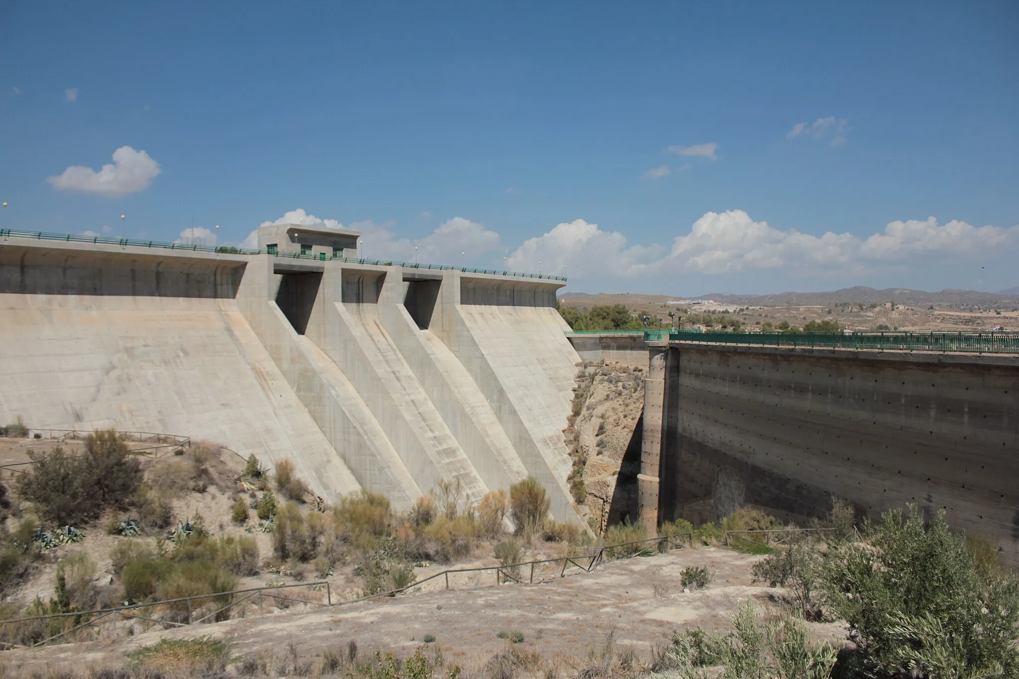 Photo showing: Vista de las Presas de Puentes III y IV