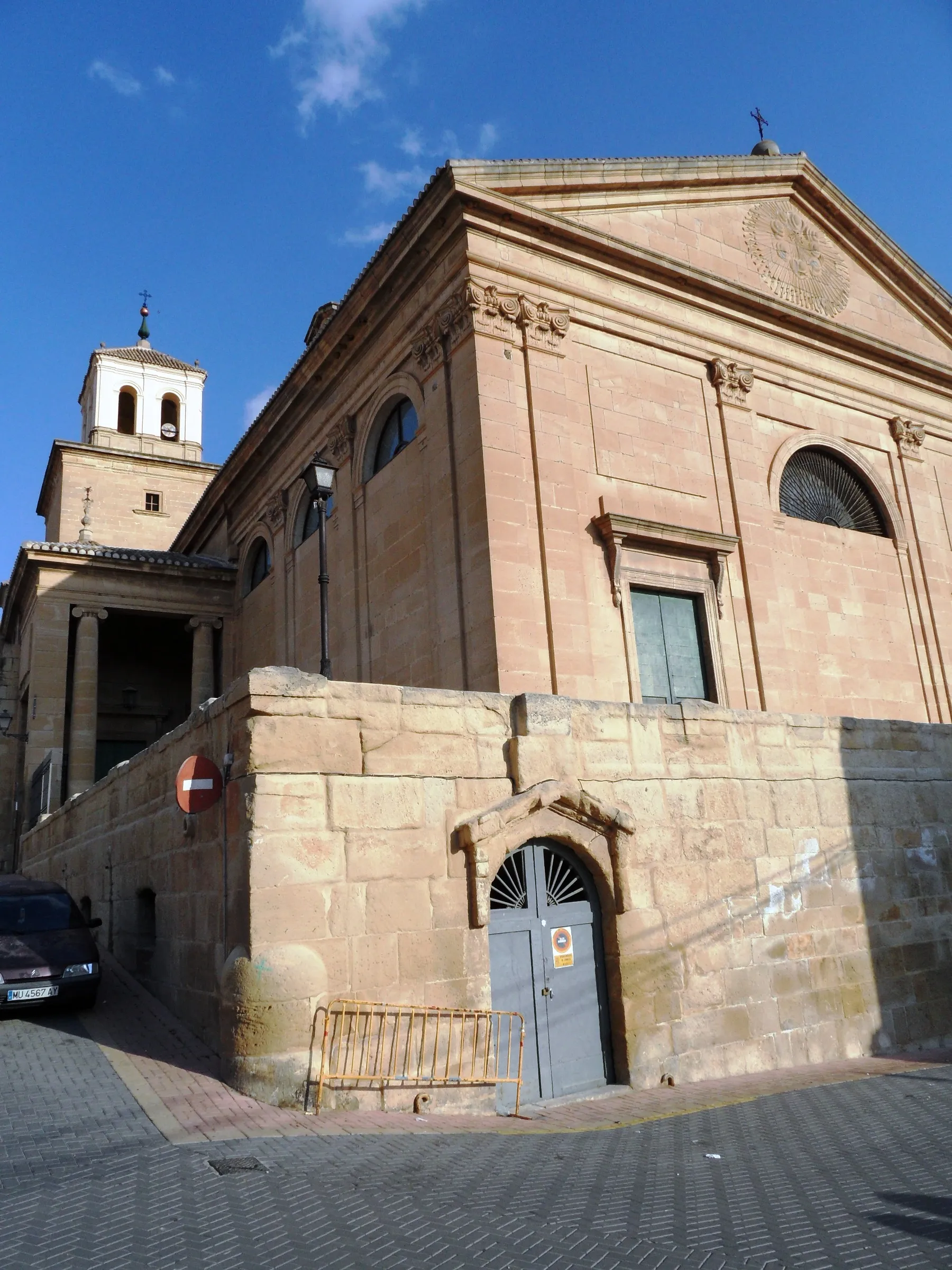 Photo showing: Iglesia de Santiago.