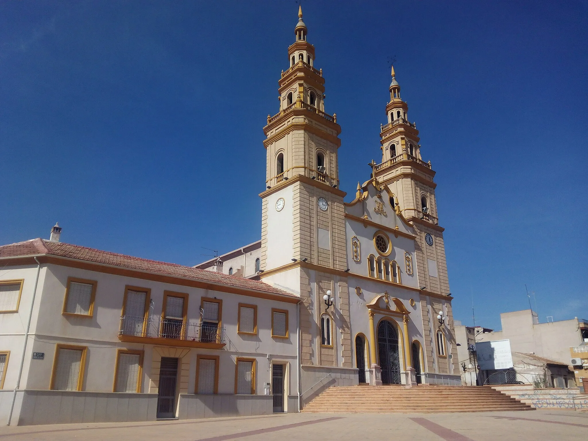 Photo showing: Esta Iglesia se encuentra en el barrio de Campoamor. De las tres iglesias que hay en Alcantarilla es la que menos años tiene.