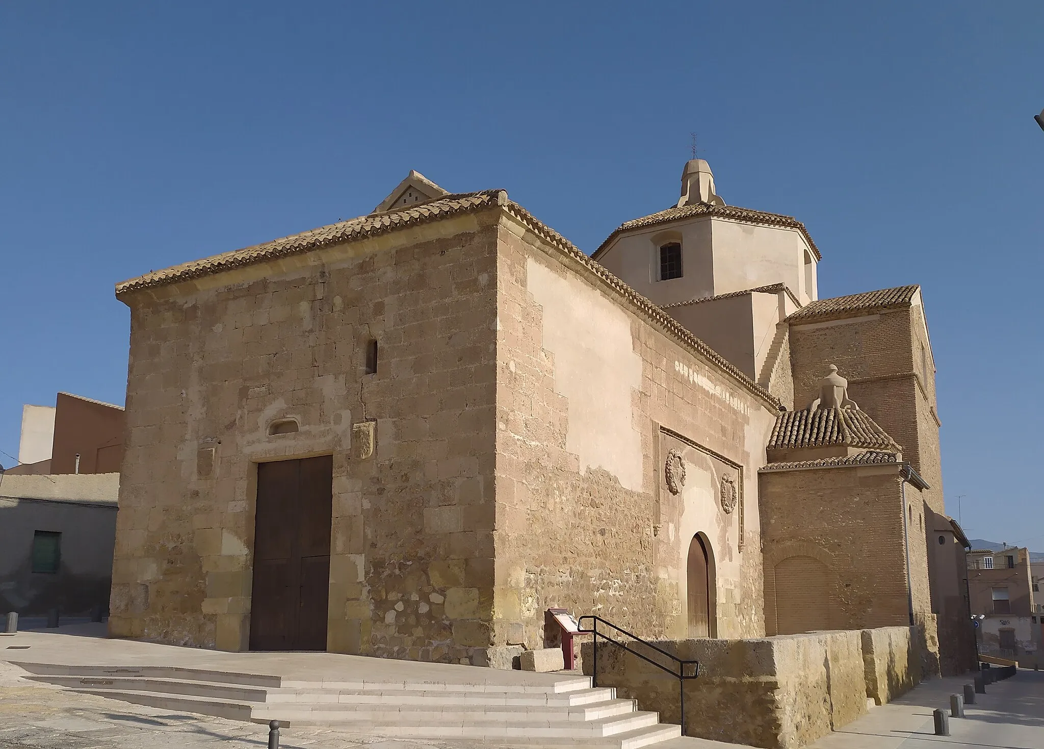 Photo showing: Iglesia de San Andrés de Mazarrón. Se construyó en el siglo XVI.