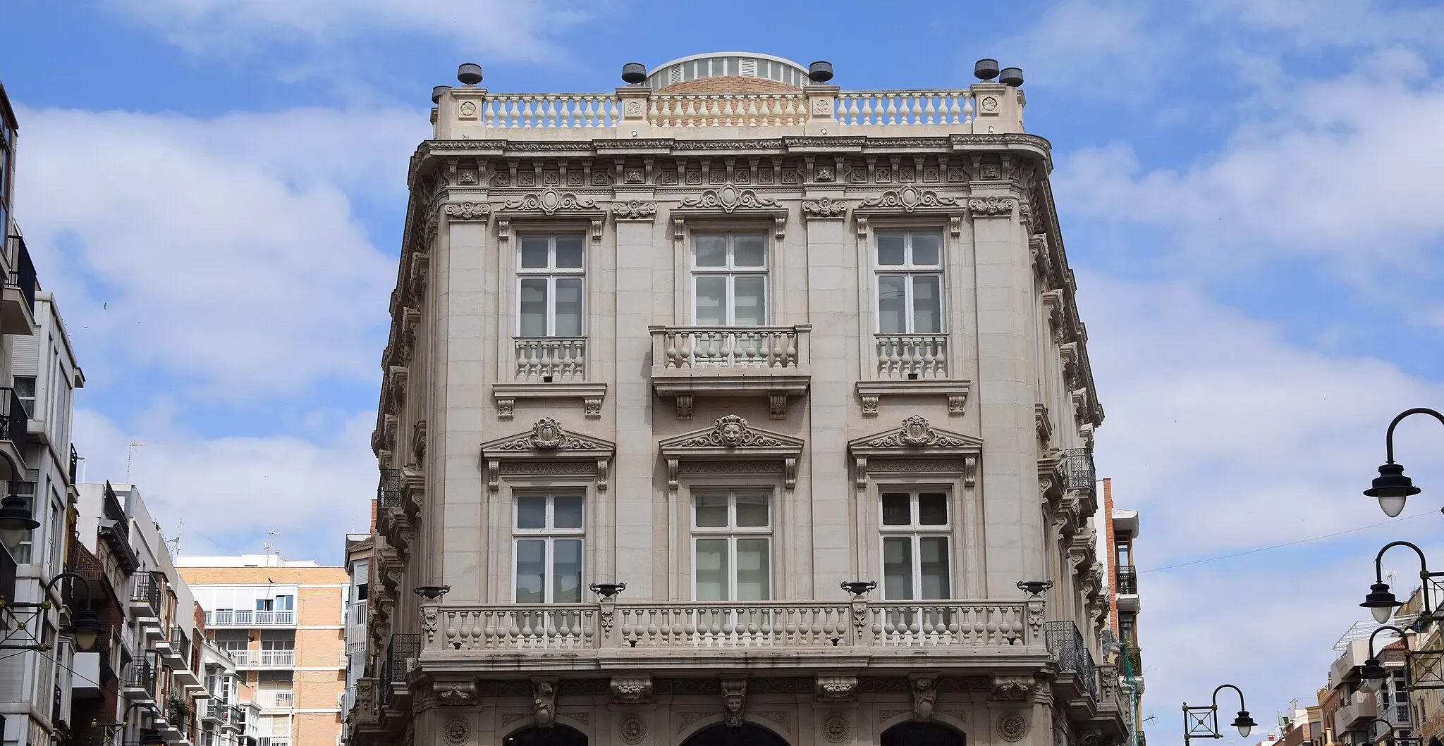 Photo showing: Detail of the Main face of the palace Pedreño in Cartagena Spain